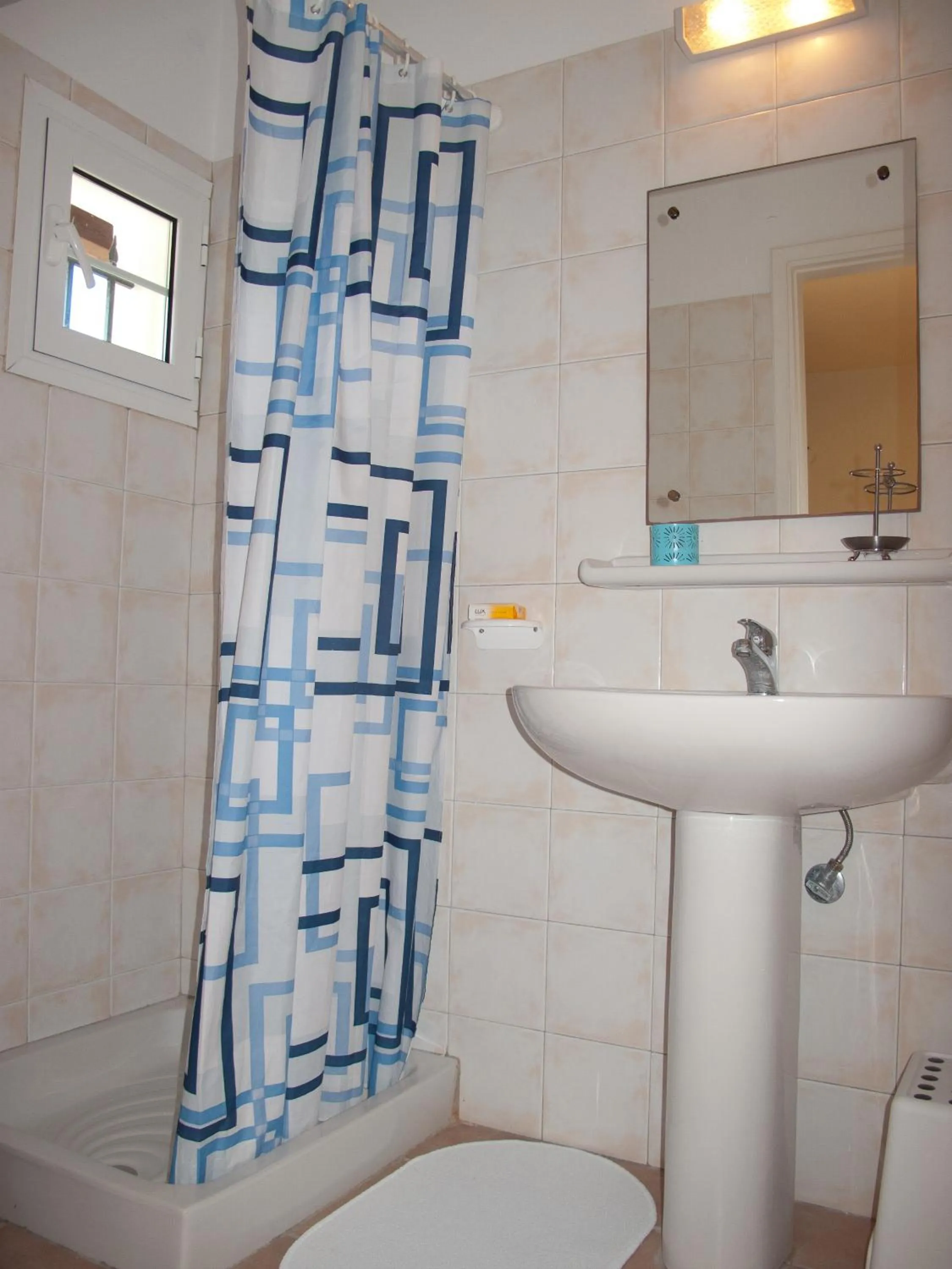 Bathroom in Inglessata Rose