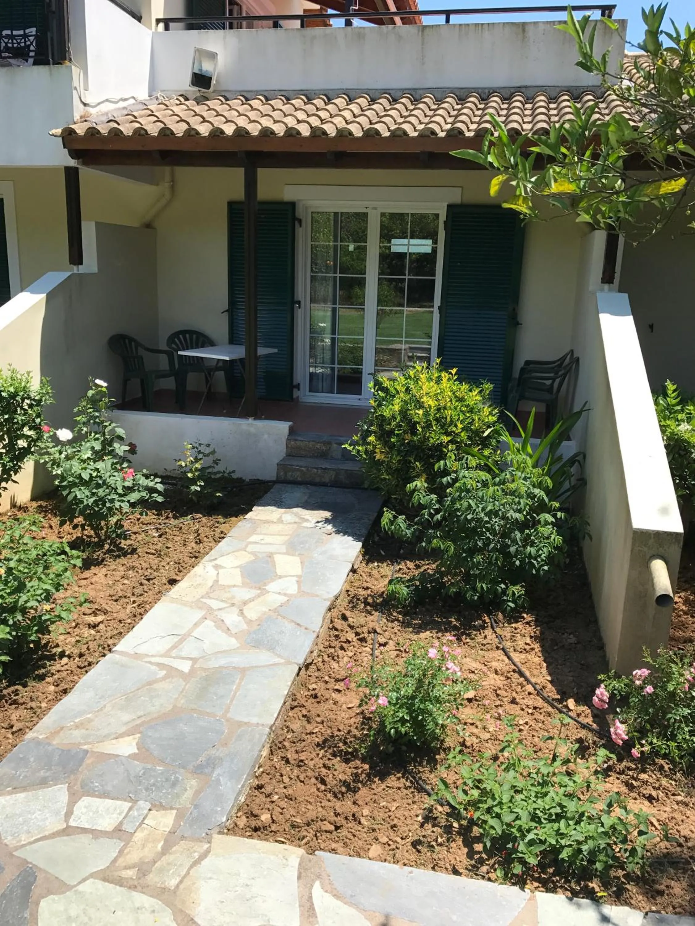 Facade/entrance in Inglessata Rose