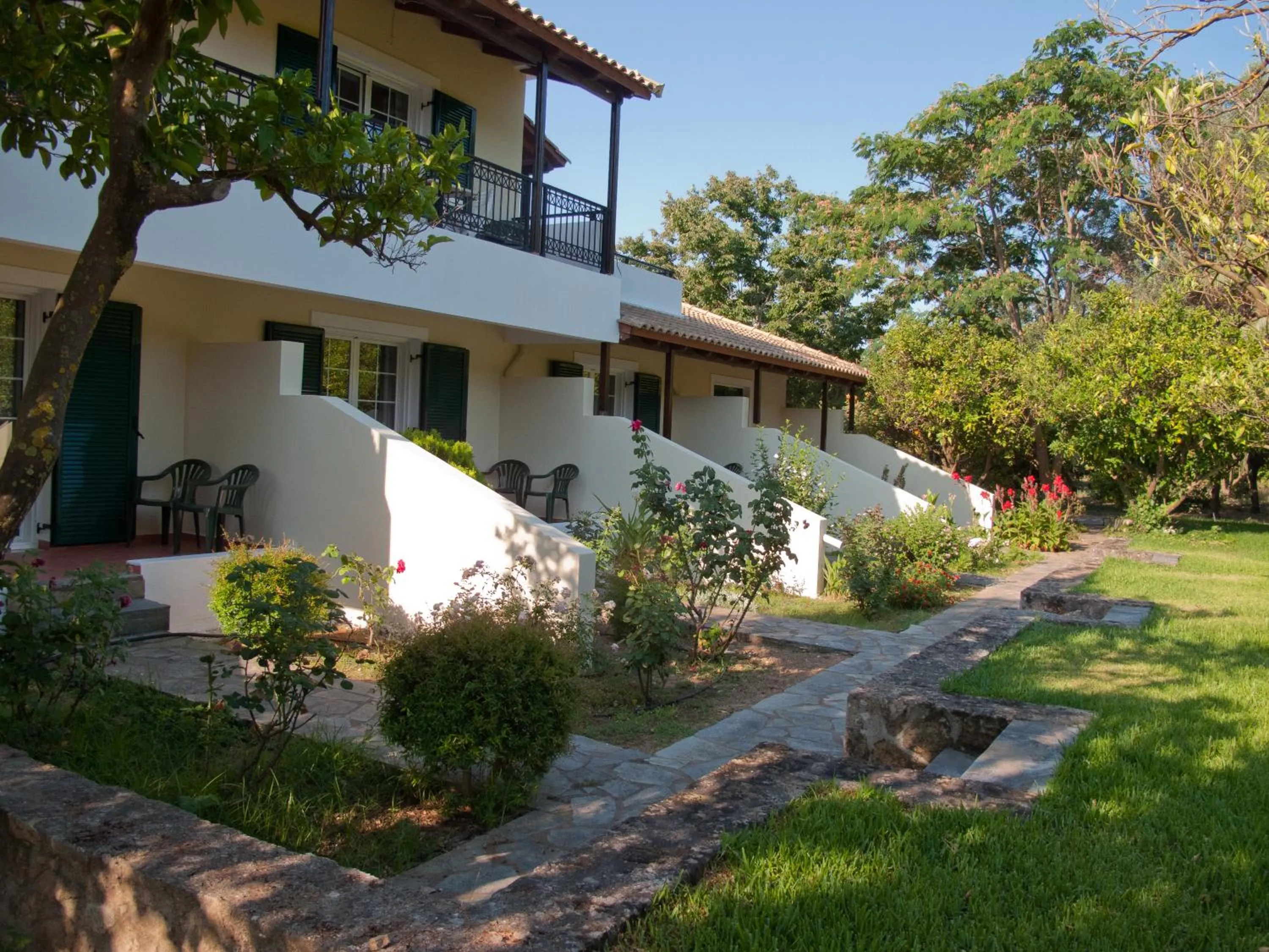 Garden in Inglessata Rose