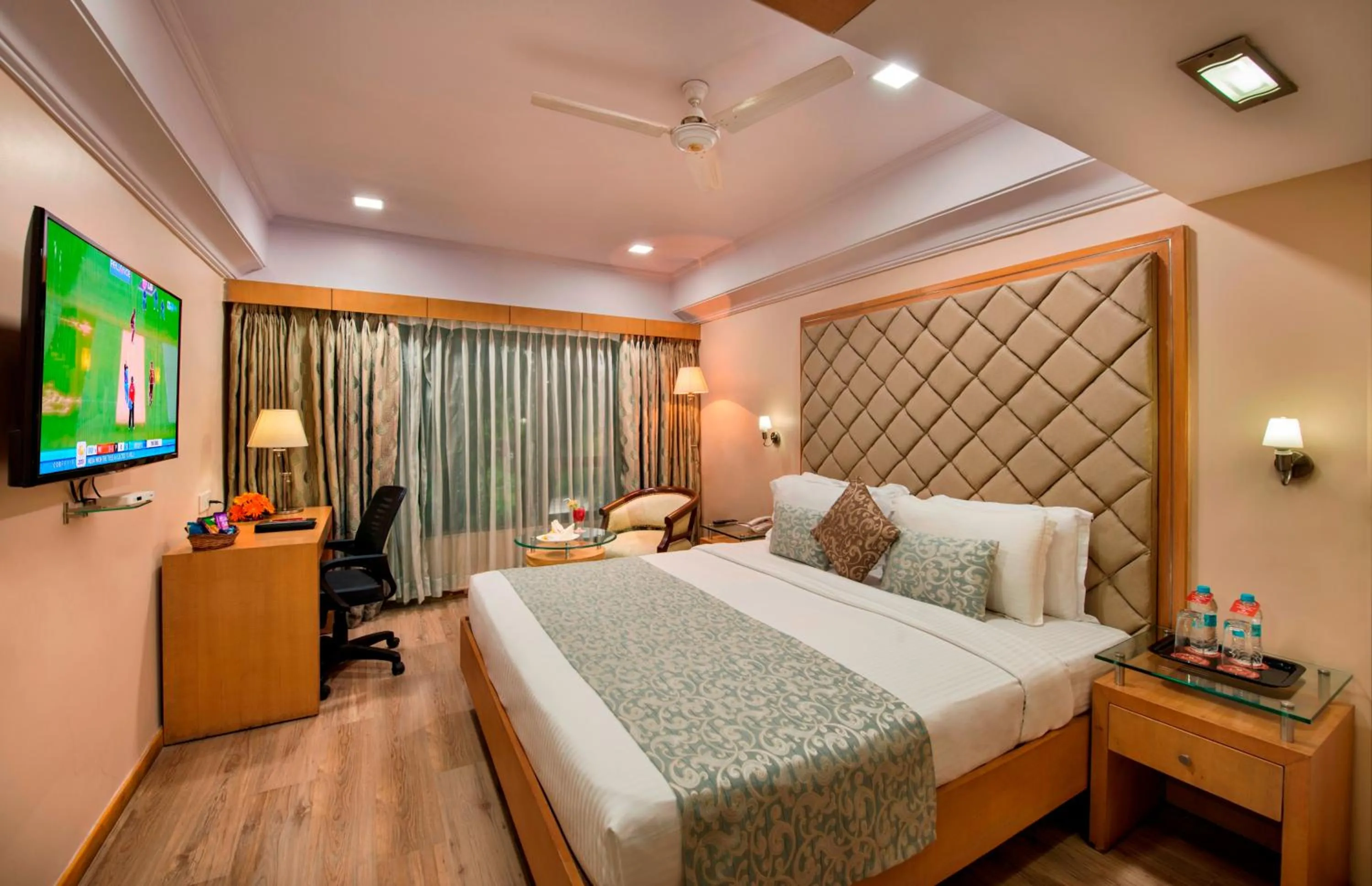 Photo of the whole room, Bed in Lords Inn Vadodara