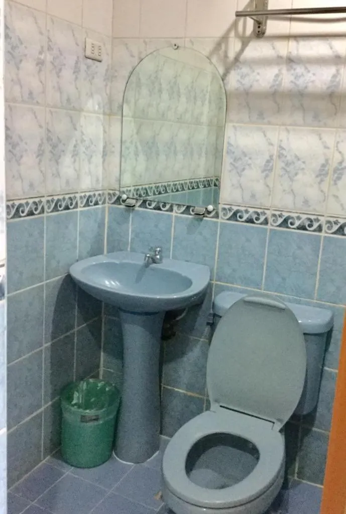 Bathroom in La Brea Inn