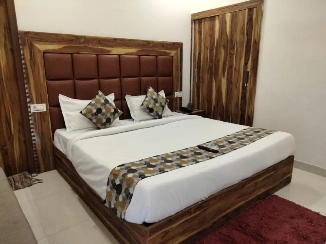 Photo of the whole room in Hotel D Plaza