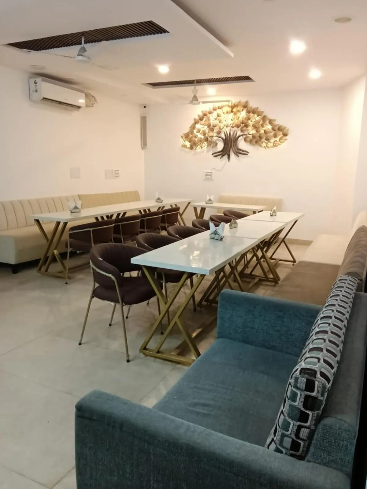 Dining area in Hotel D Plaza