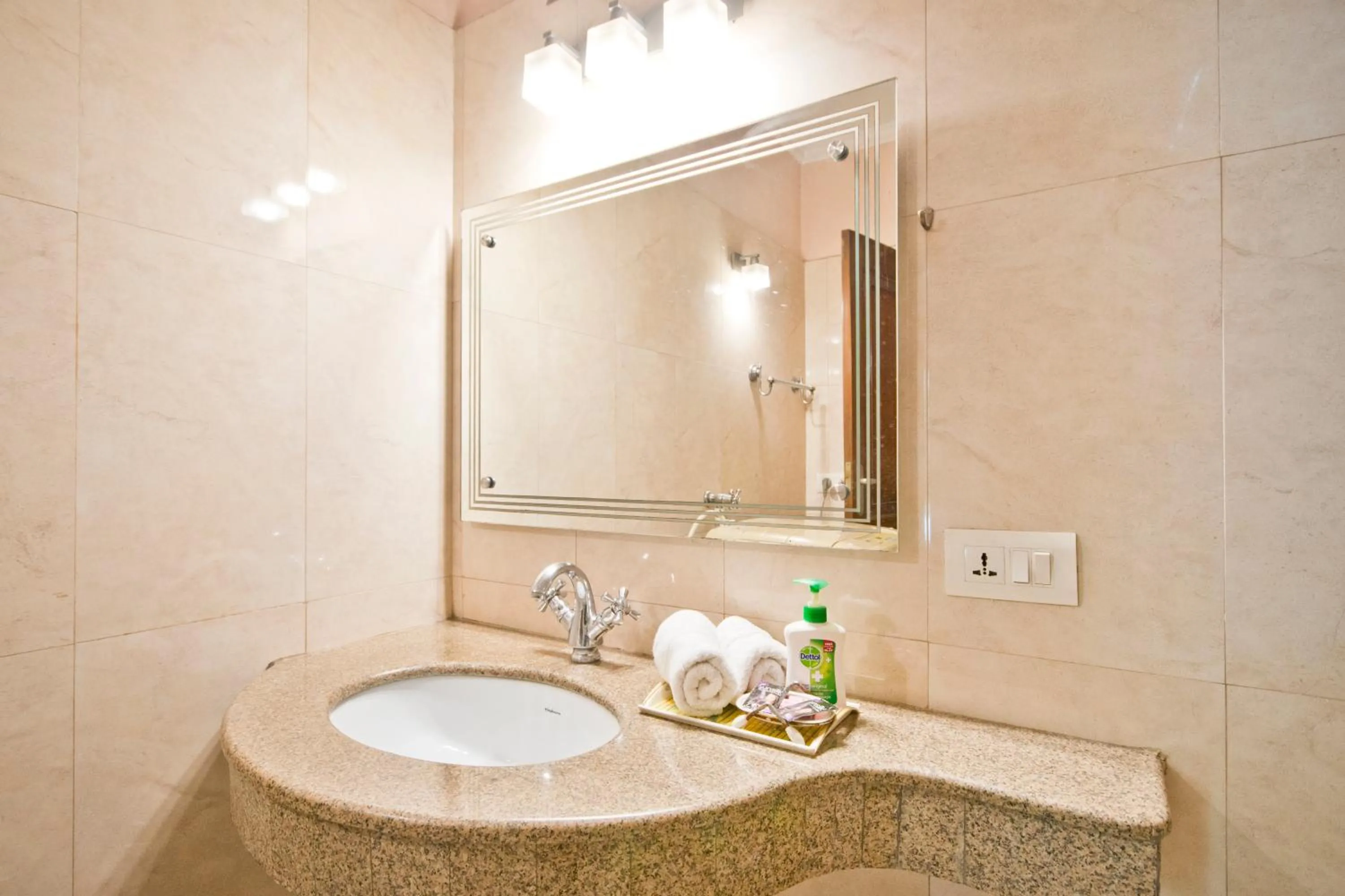 Shower in Prakash Kutir B&B