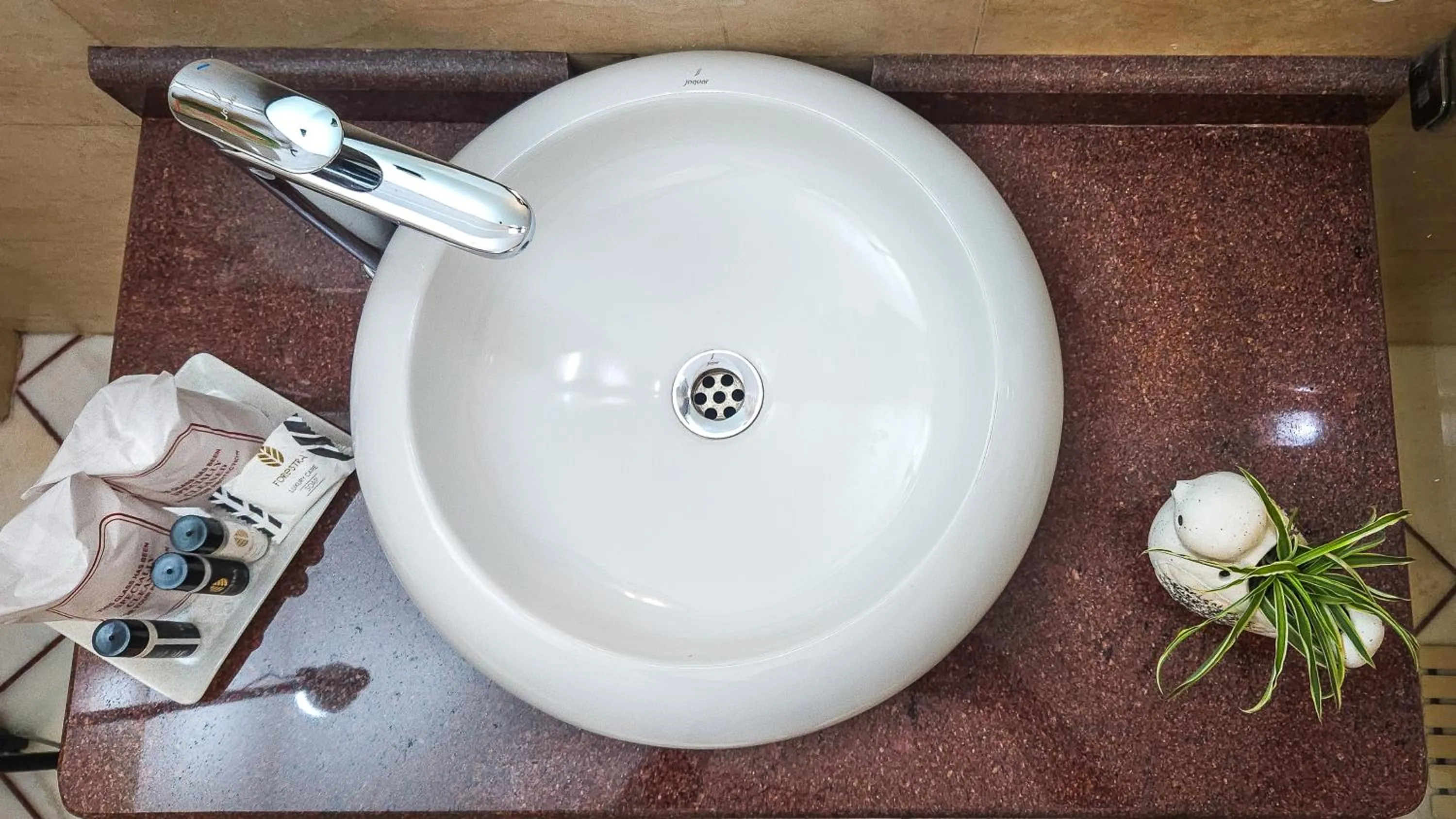 Bathroom in Prakash Kutir B&B