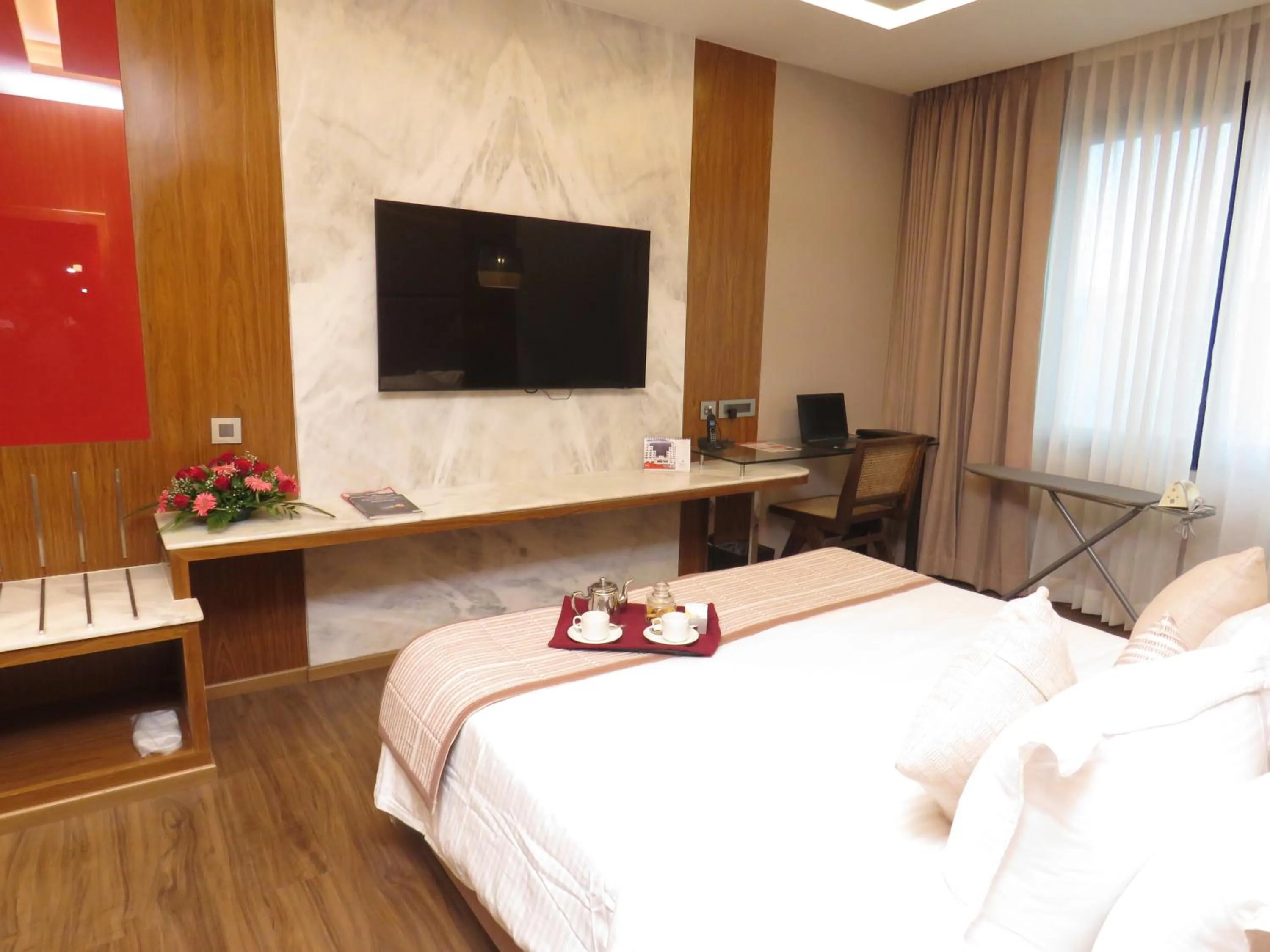 TV and multimedia, Bed in Lords Plaza Surat