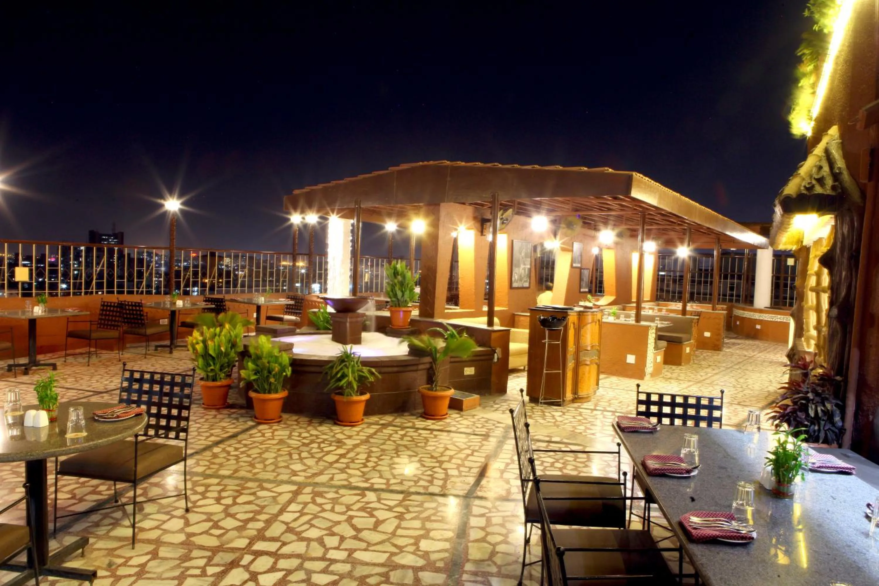 Restaurant/places to eat in Lords Plaza Surat