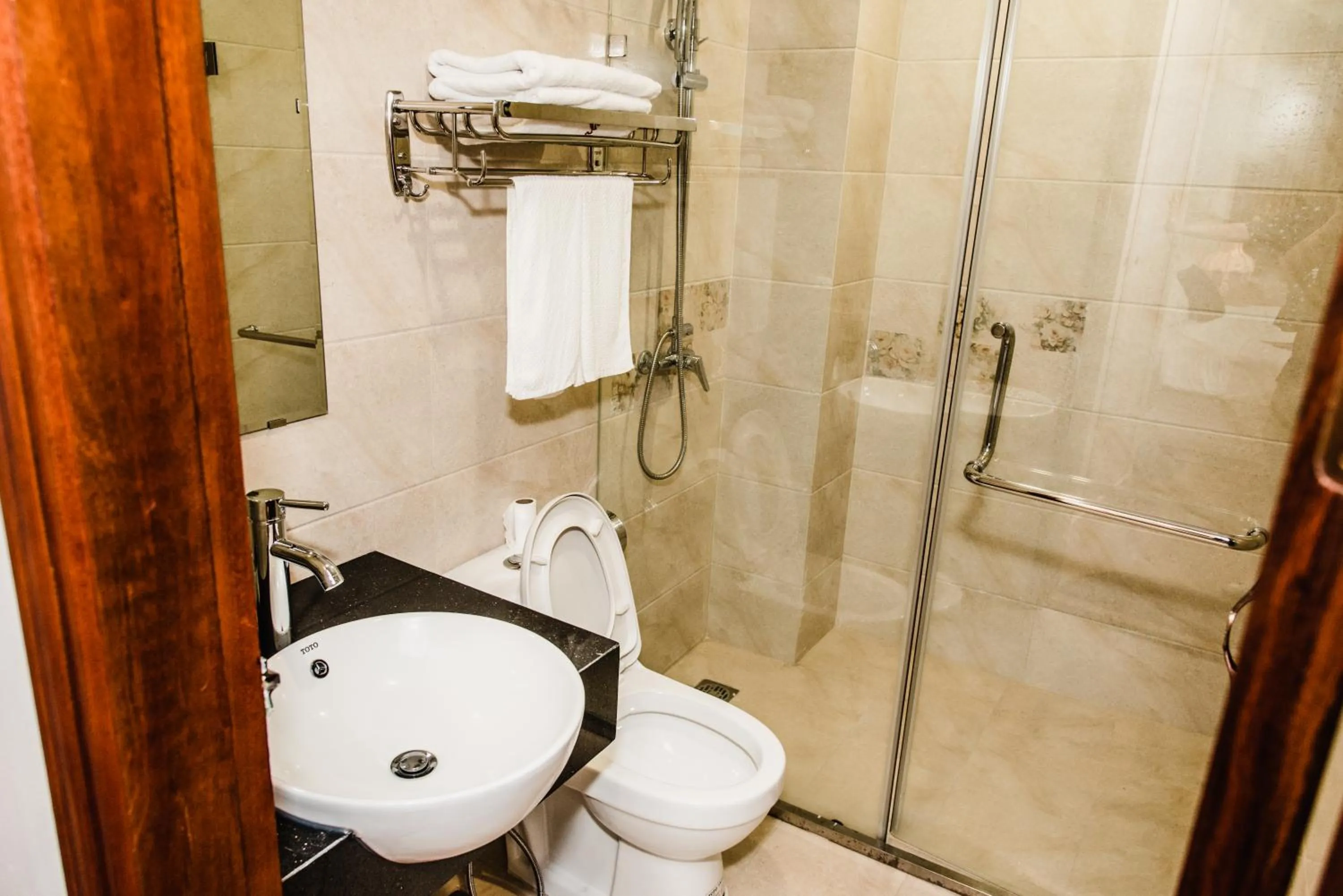 Bathroom in Vu Linh Hotel