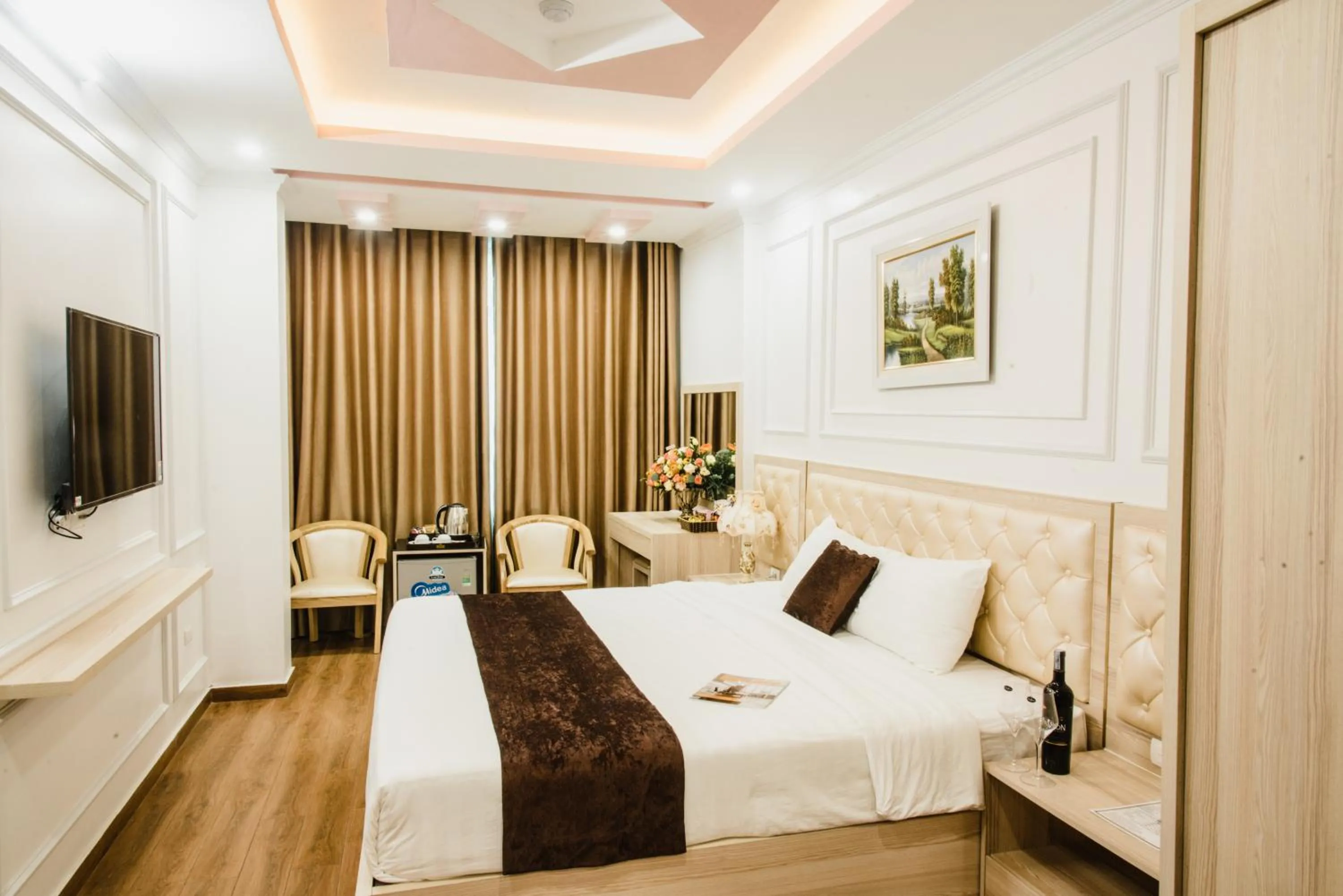 Bedroom, Bed in Vu Linh Hotel