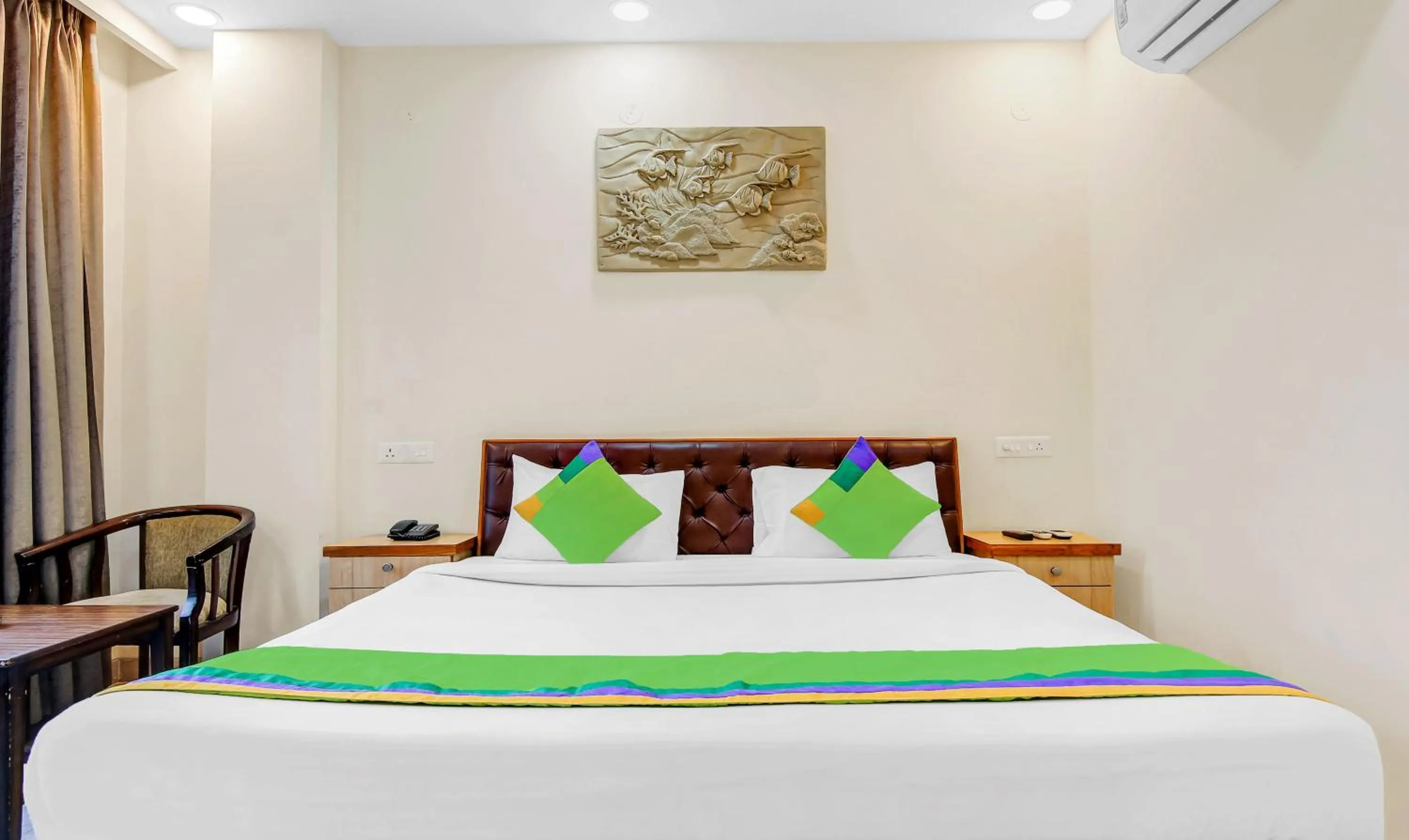 Bedroom, Bed in Treebo Sai Village Gold Souk - Sec 43