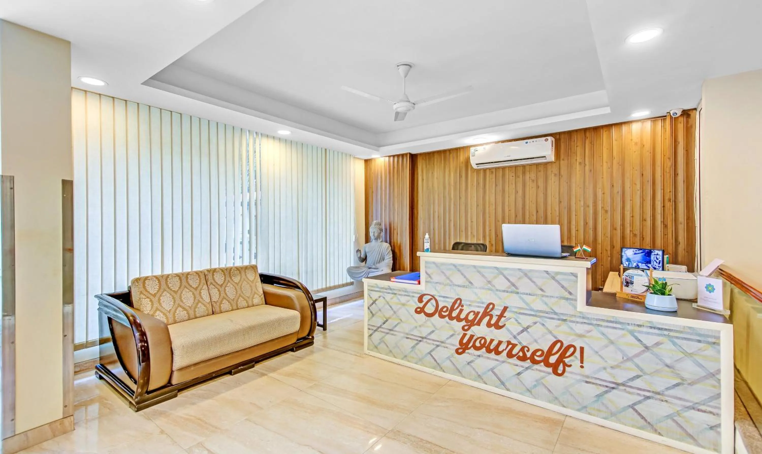 Lobby or reception in Treebo Sai Village Gold Souk - Sec 43