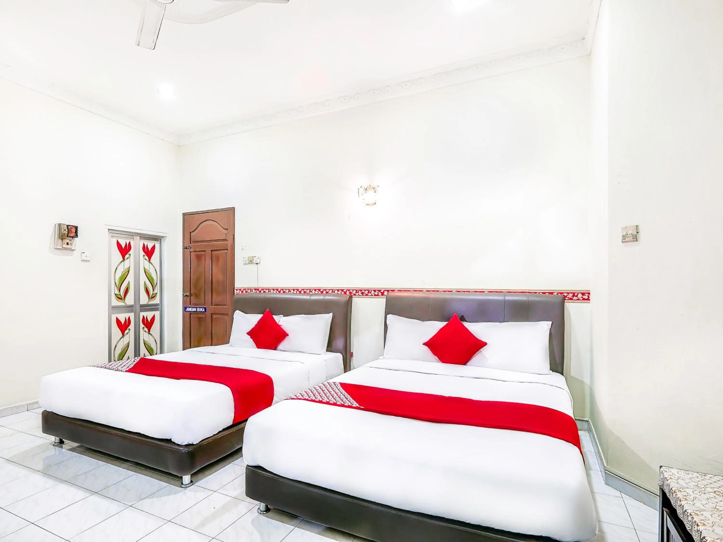 Bedroom, Bed in D' Anjung Inn