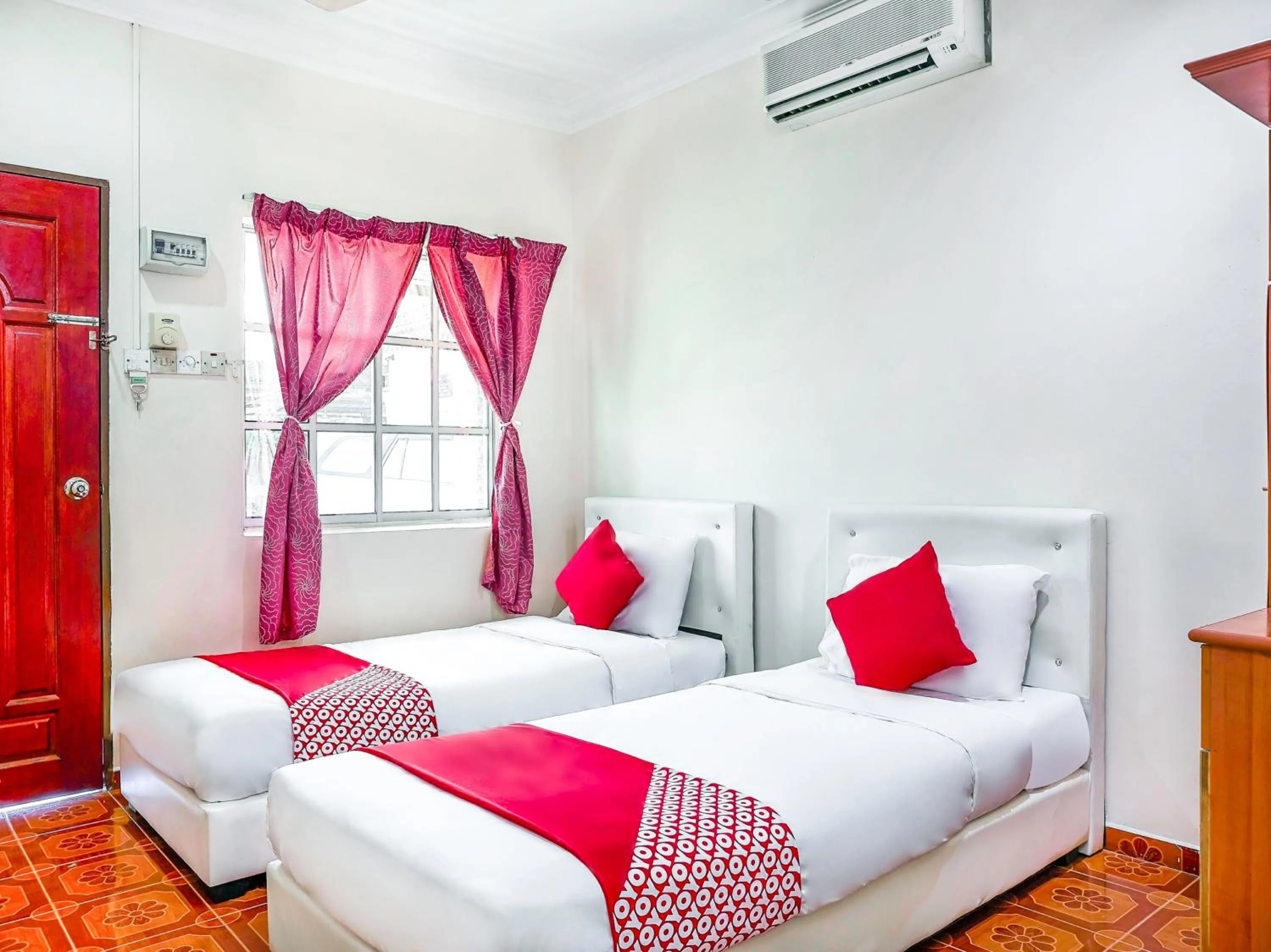Bedroom, Bed in D' Anjung Inn