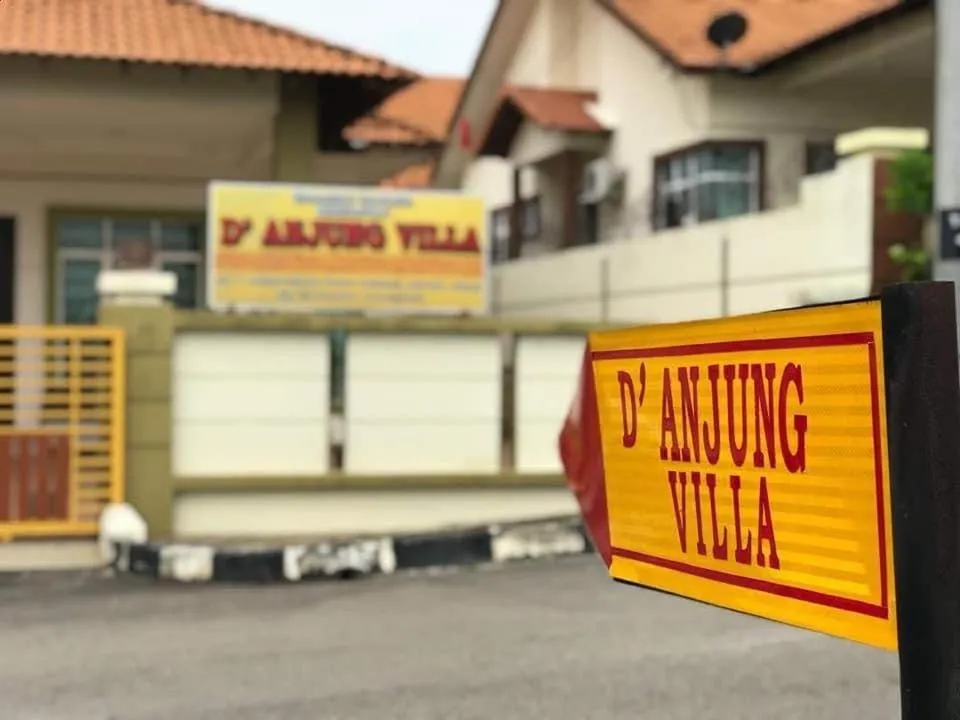 Property building in D' Anjung Inn