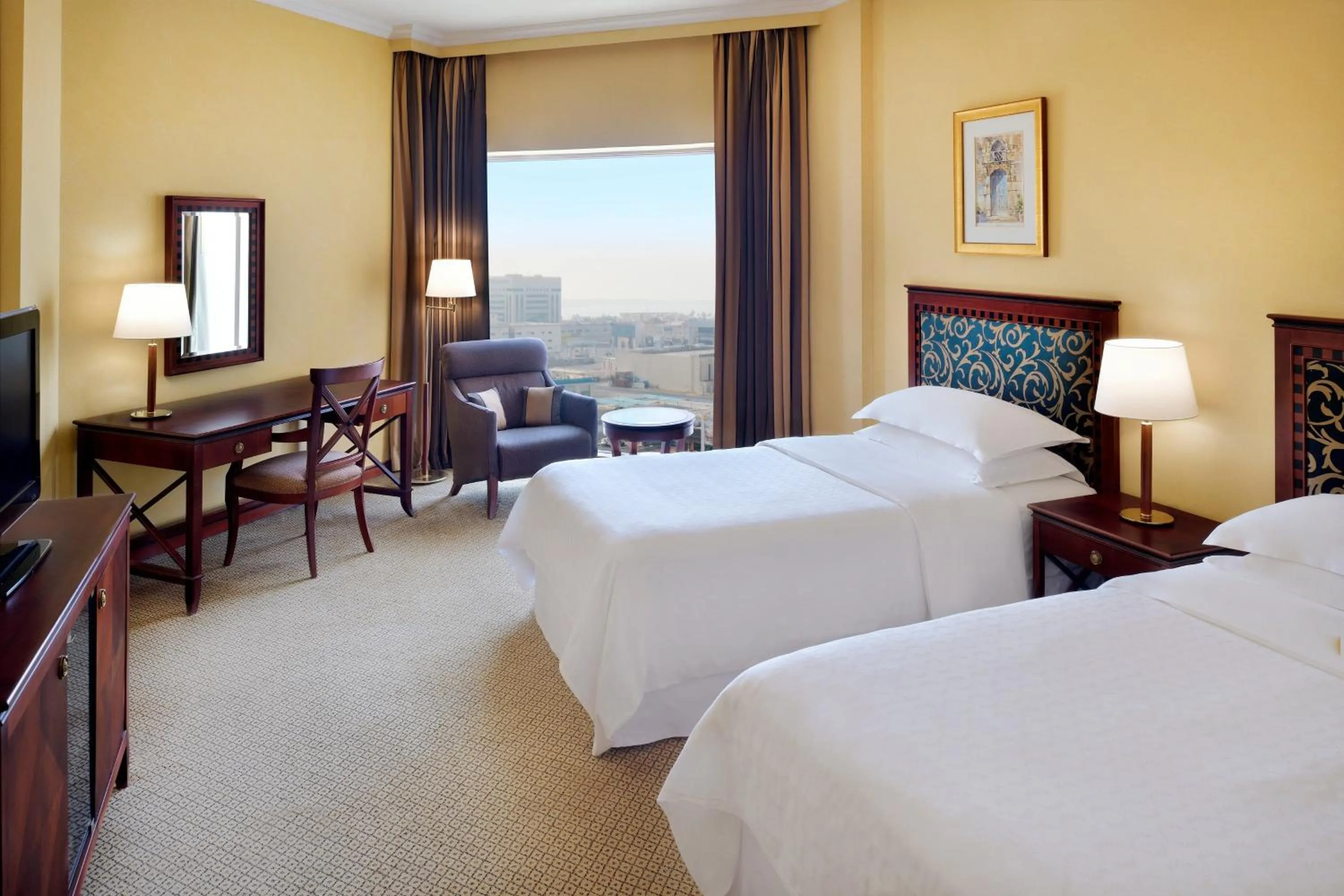 Photo of the whole room, Bed in Sheraton Dammam Hotel & Convention Centre