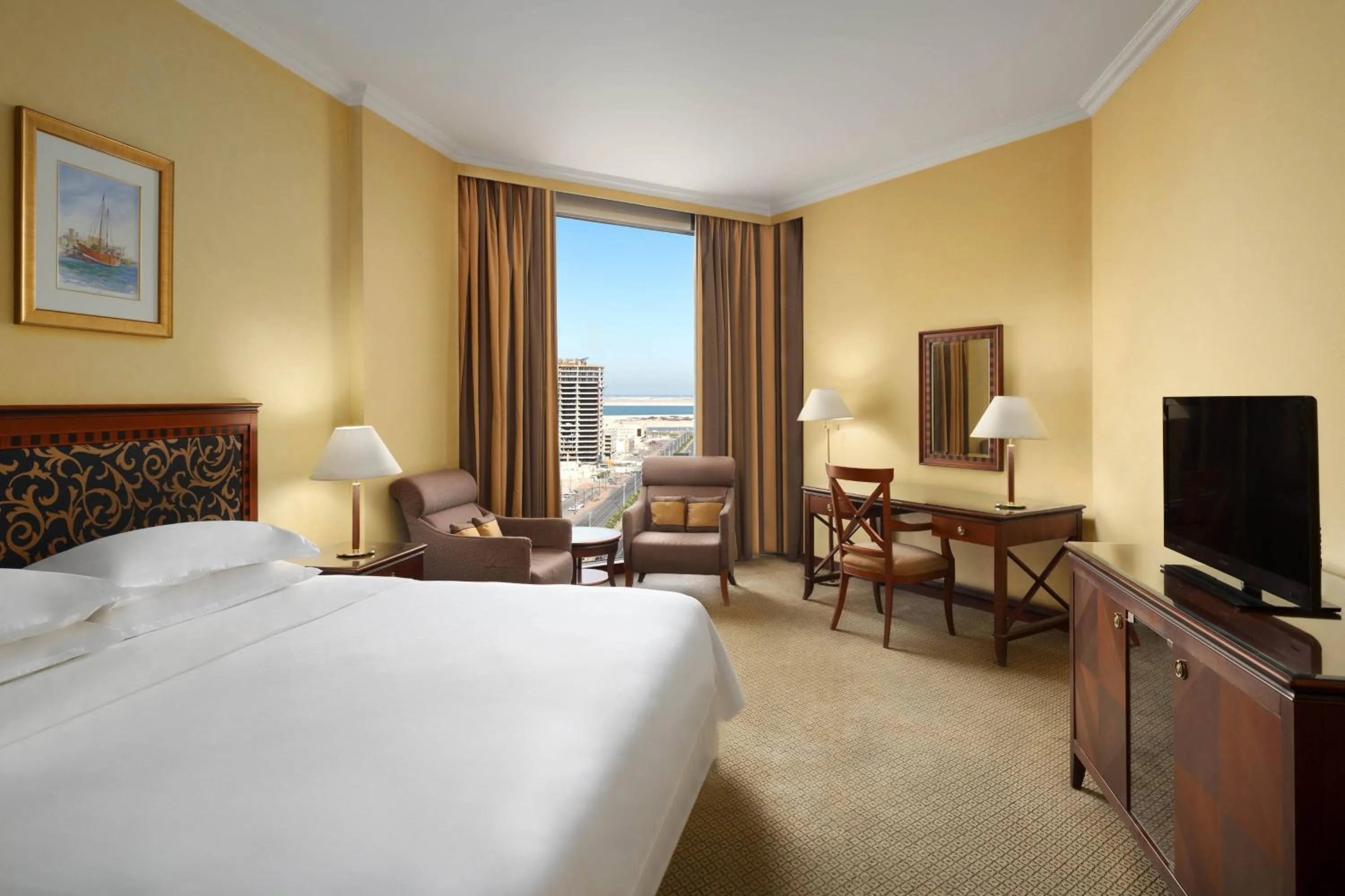 Bedroom, Bed in Sheraton Dammam Hotel & Convention Centre