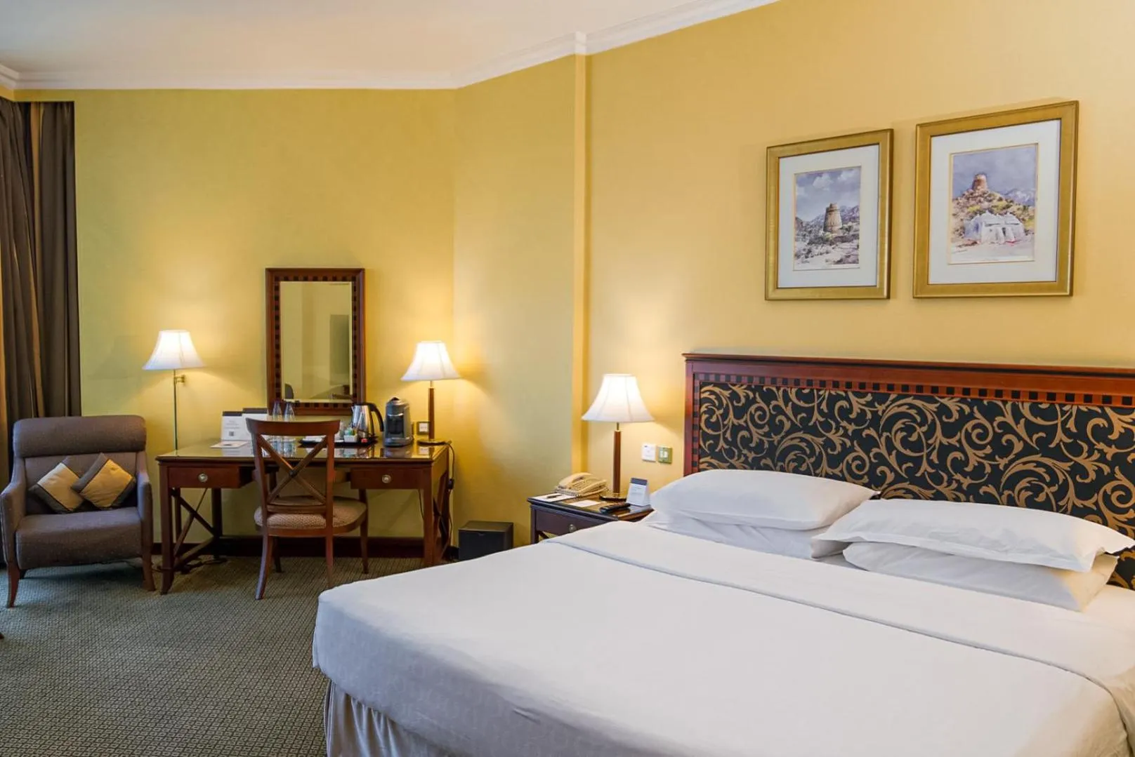 Photo of the whole room, Bed in Sheraton Dammam Hotel & Convention Centre