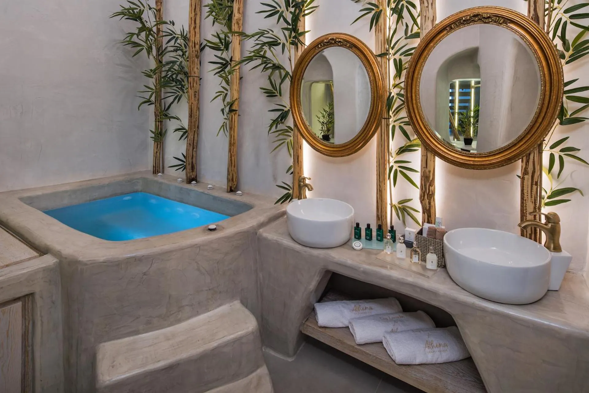 Hot Tub in Athina Luxury Suites