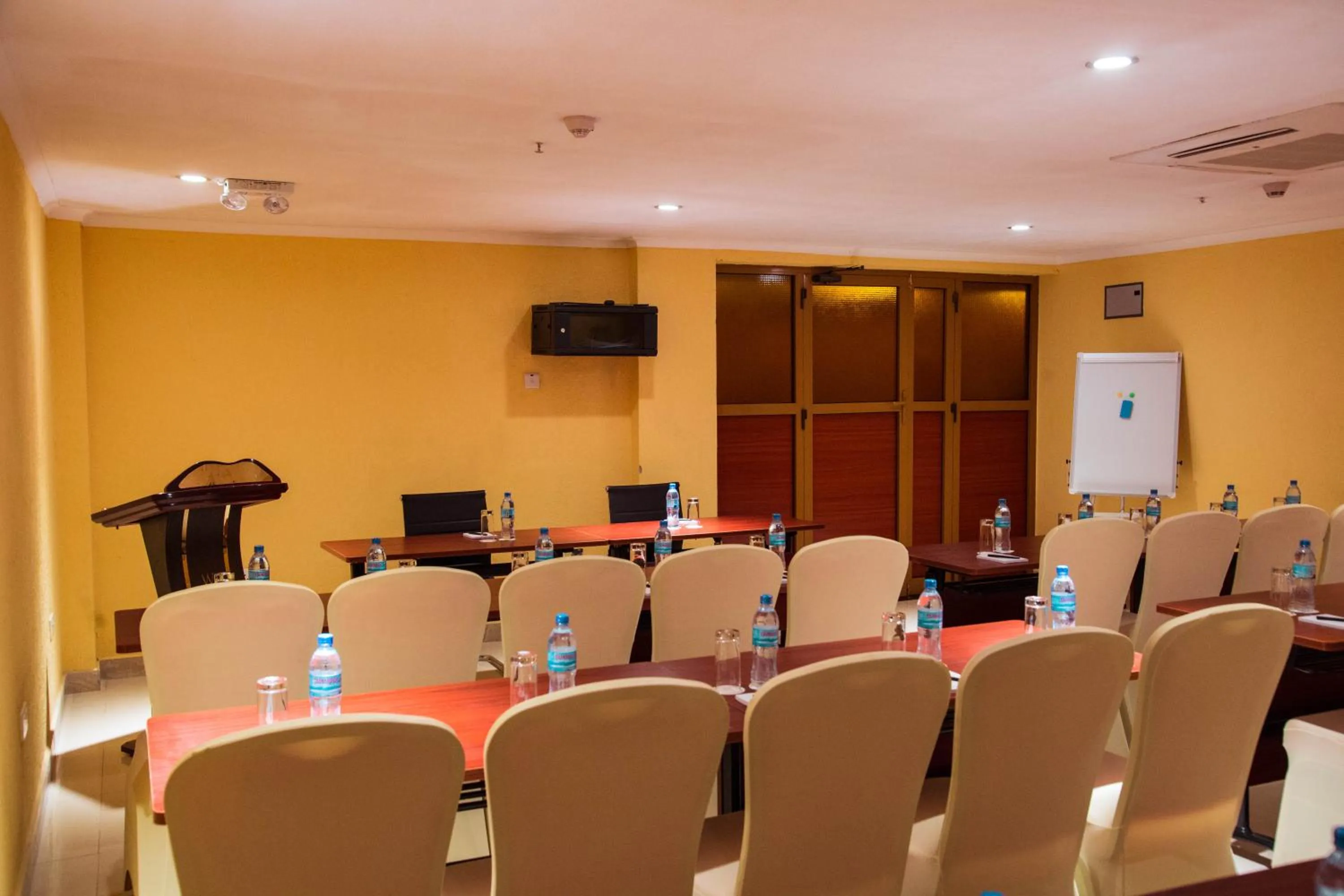 Banquet/Function facilities in Tiffany Diamond Hotels LTD - Makunganya