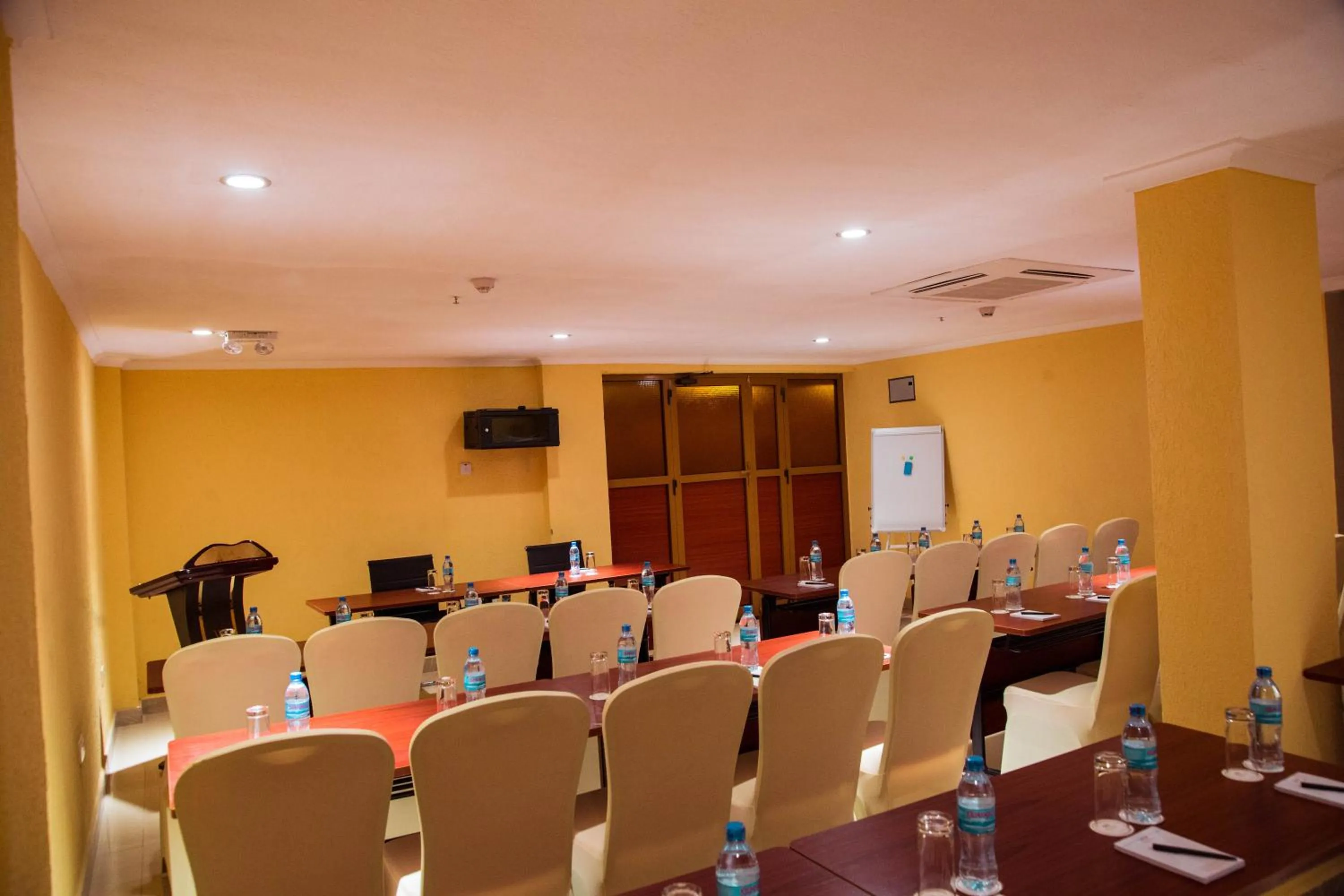 Banquet/Function facilities in Tiffany Diamond Hotels LTD - Makunganya