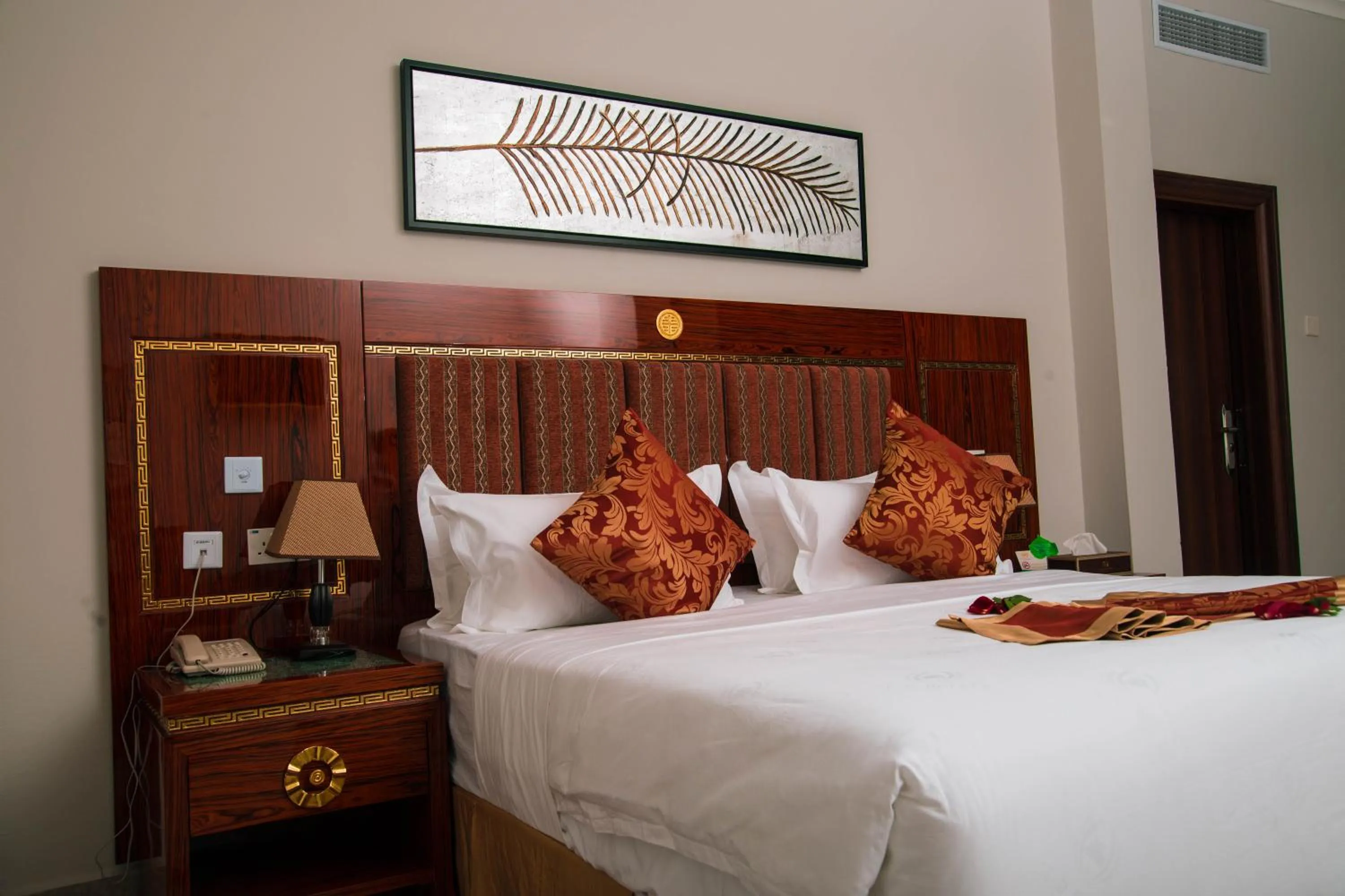 Bed in Tiffany Diamond Hotels LTD - Makunganya