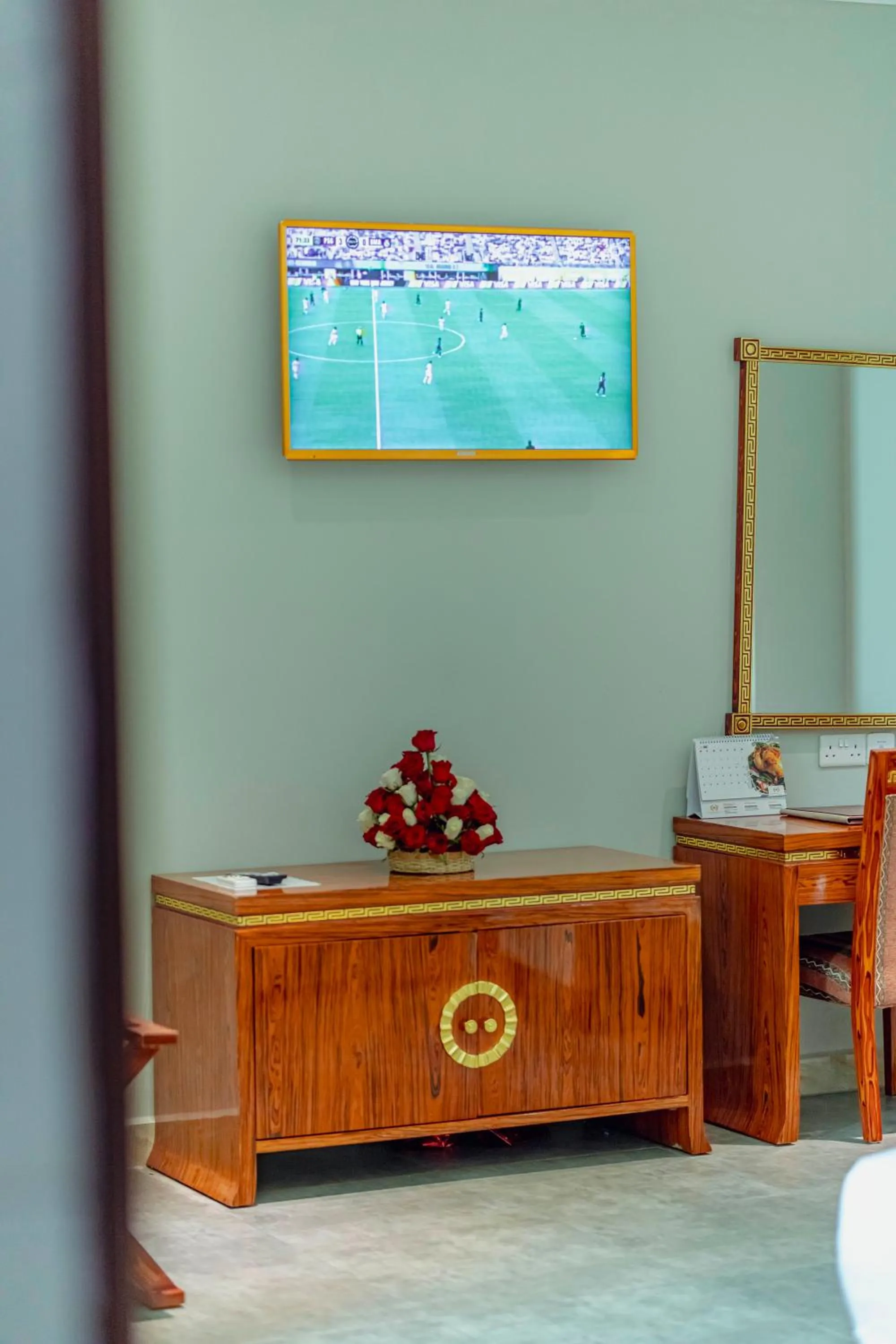 TV and multimedia in Tiffany Diamond Hotels LTD - Makunganya