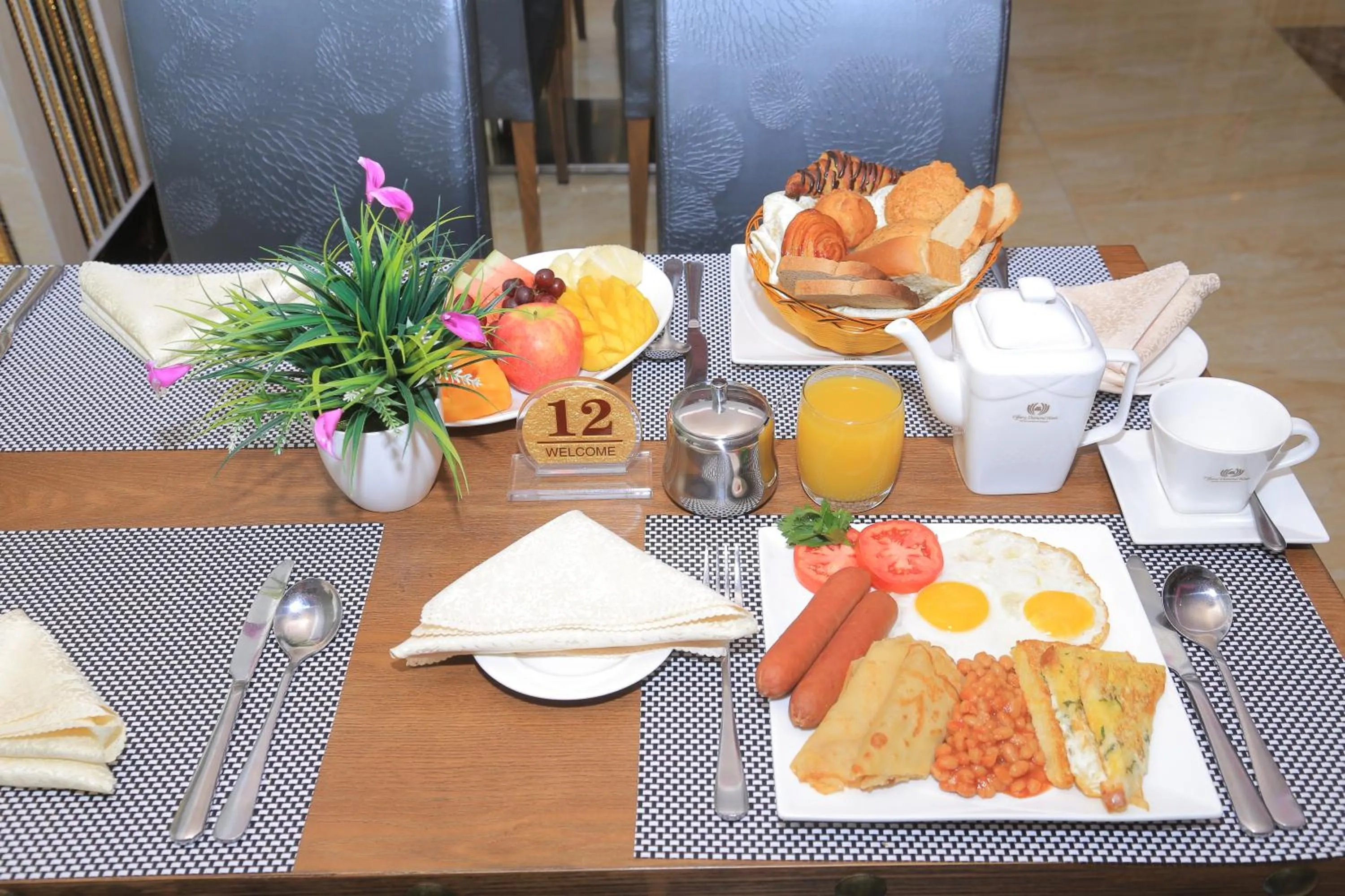 Breakfast in Tiffany Diamond Hotels LTD - Makunganya