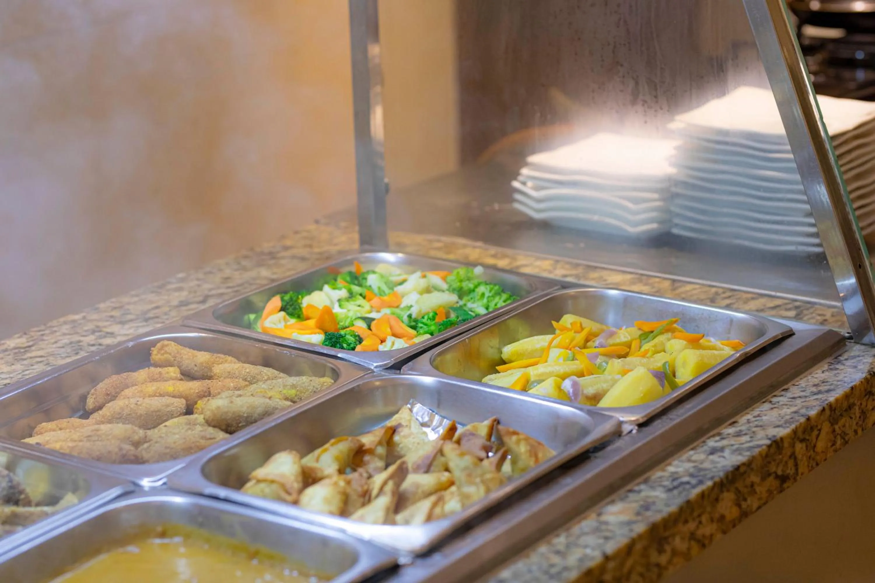 Breakfast in Tiffany Diamond Hotels LTD - Makunganya