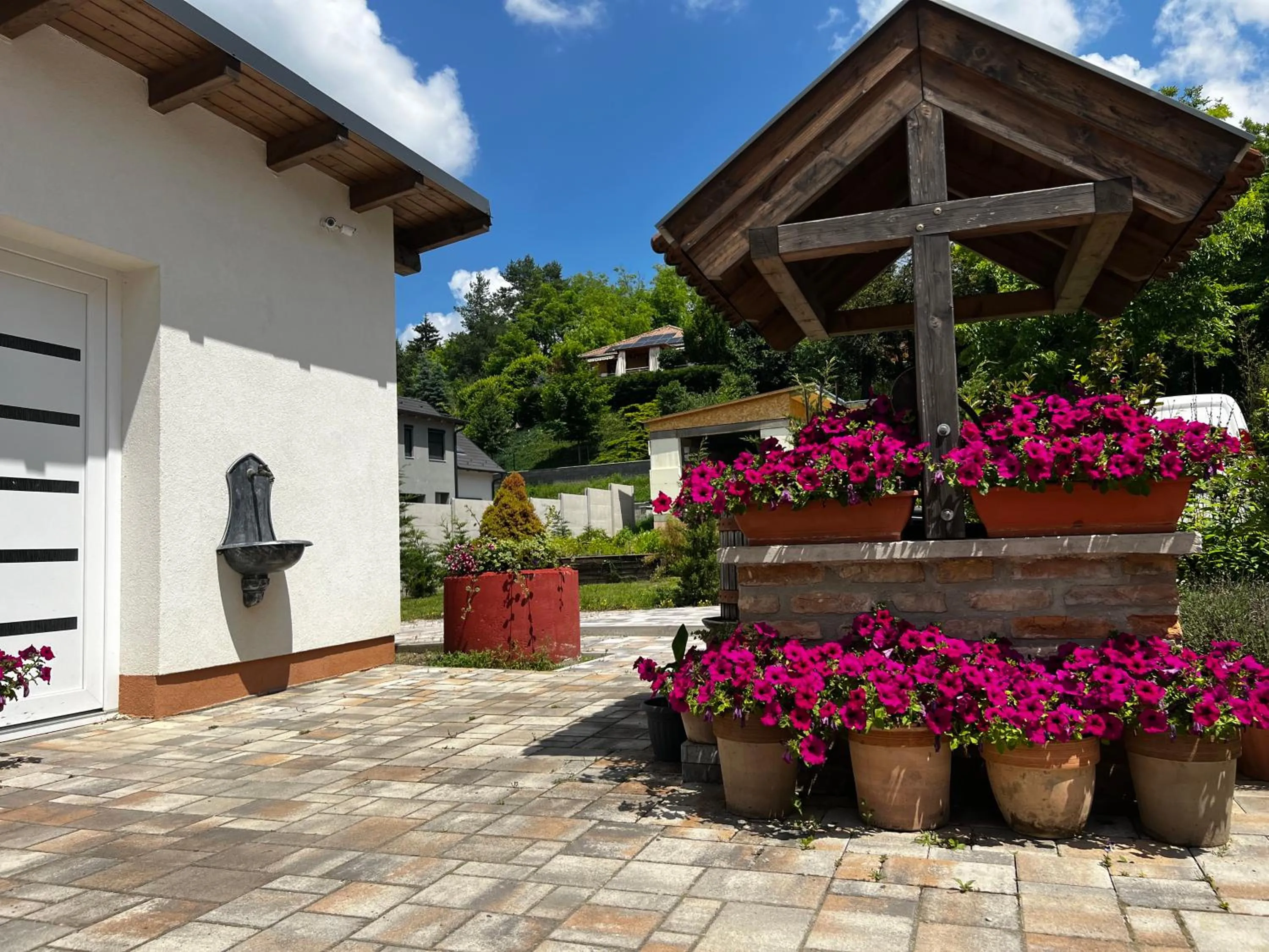 Quiet street view in Dreko Panzió & Borbisztró