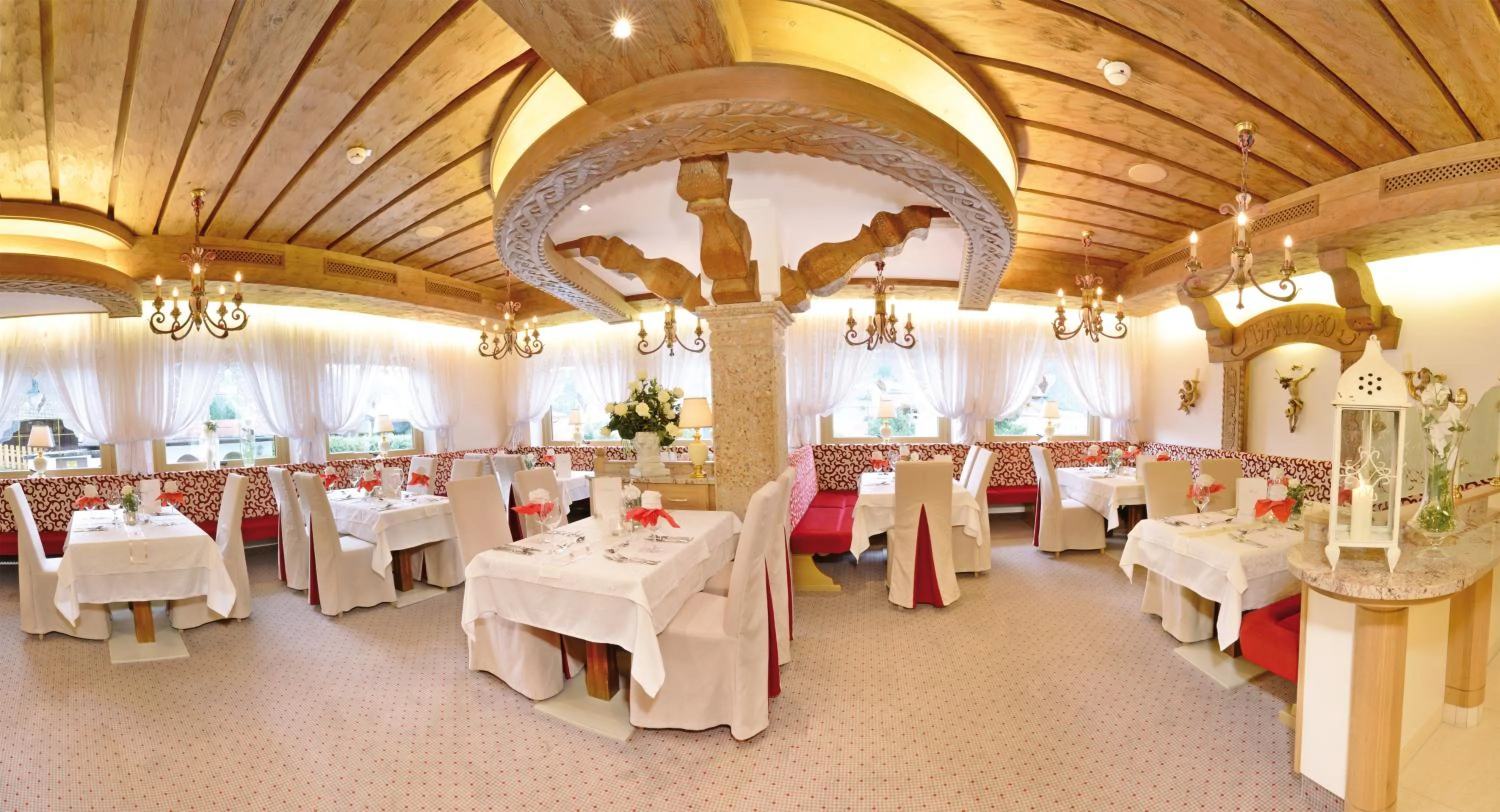 Restaurant/places to eat in Hotel Neue Post