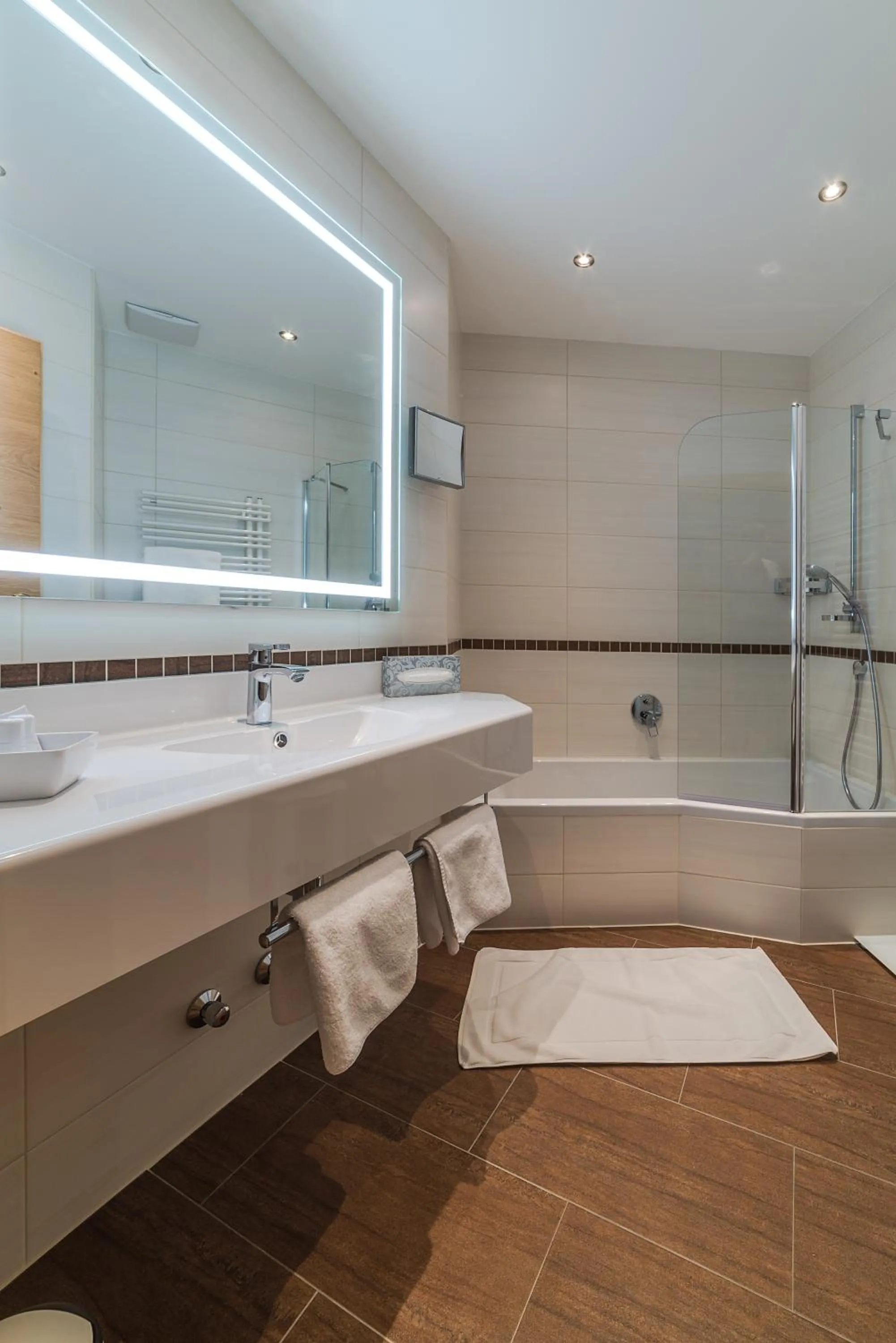 Bathroom in Hotel Neue Post