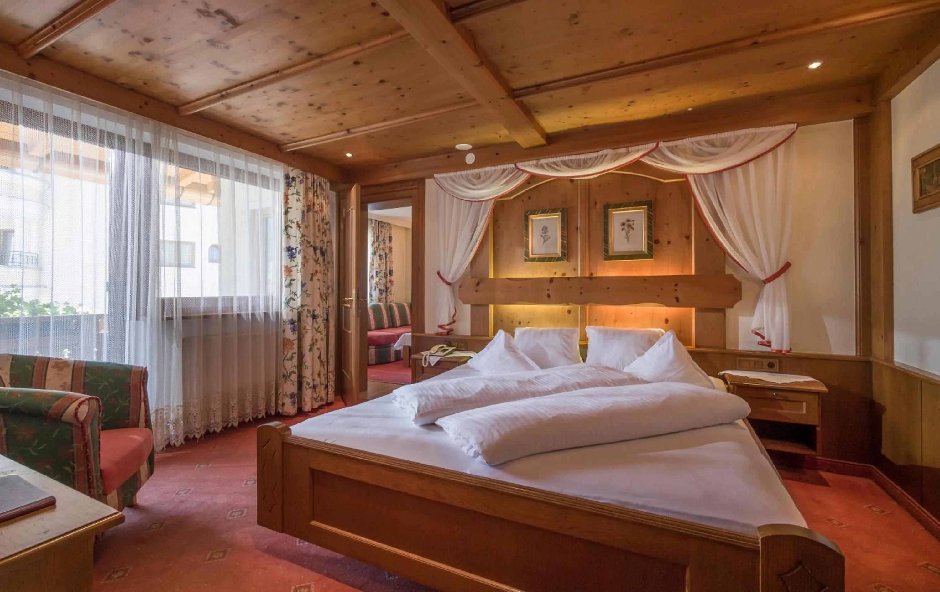 Other, Bed in Hotel Neue Post