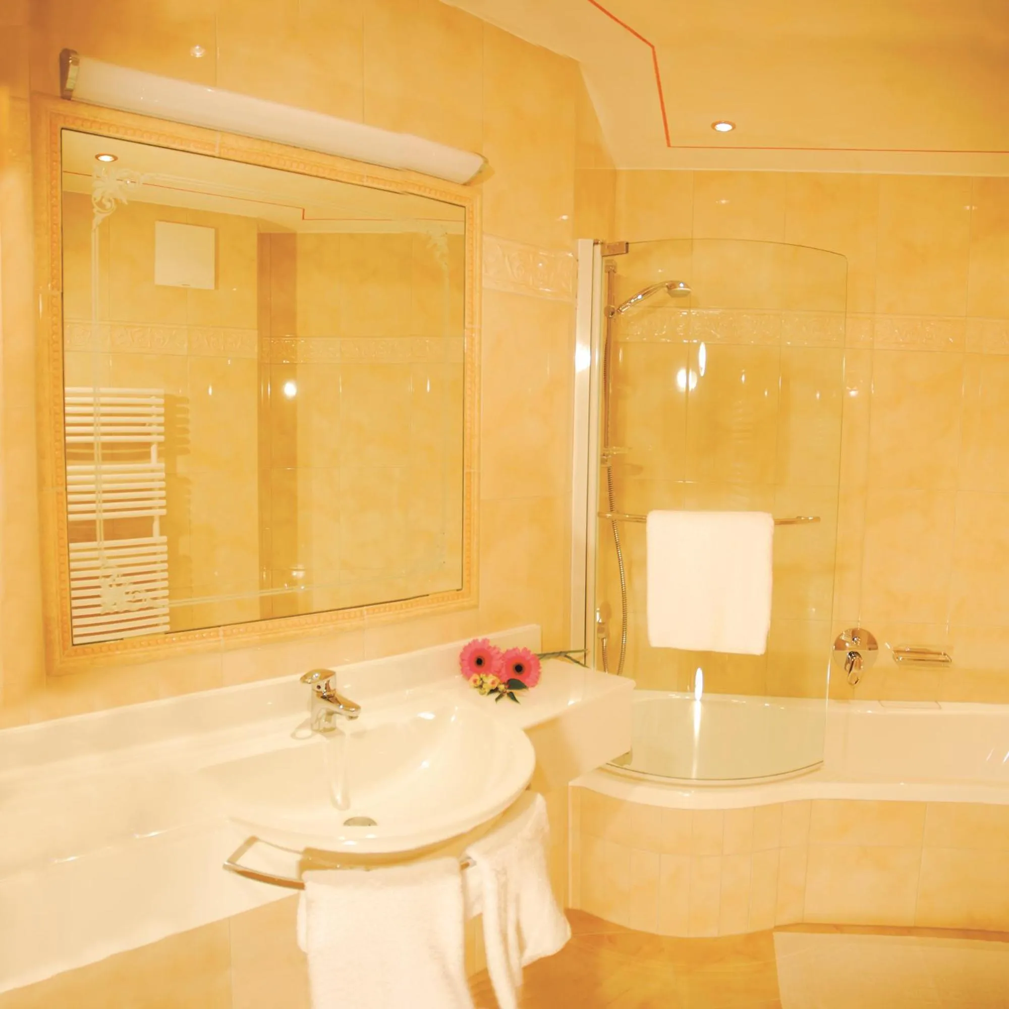 Bathroom in Hotel Neue Post