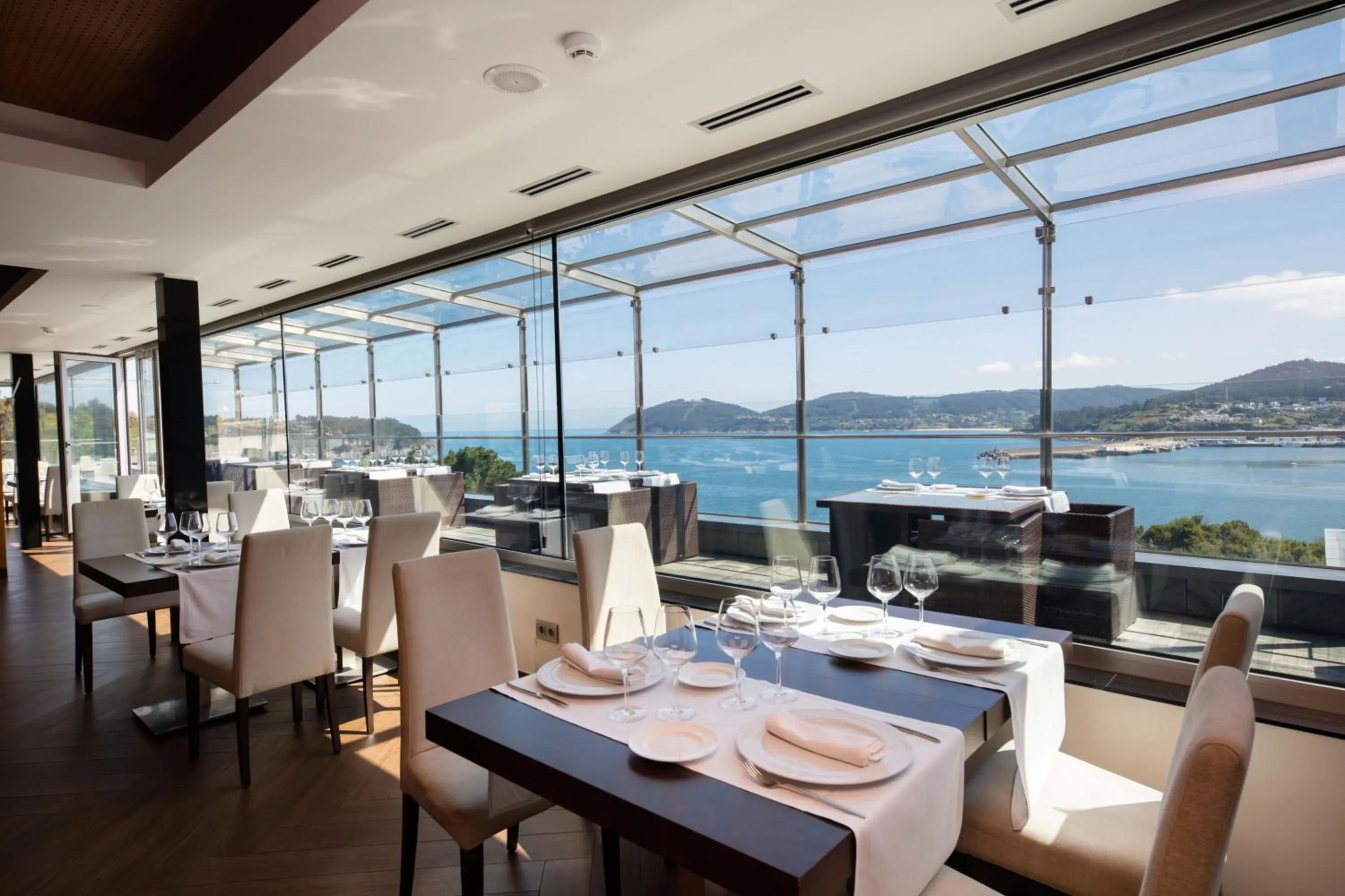 Restaurant/places to eat in Hotel Thalasso Cantabrico Las Sirenas 4 Superior