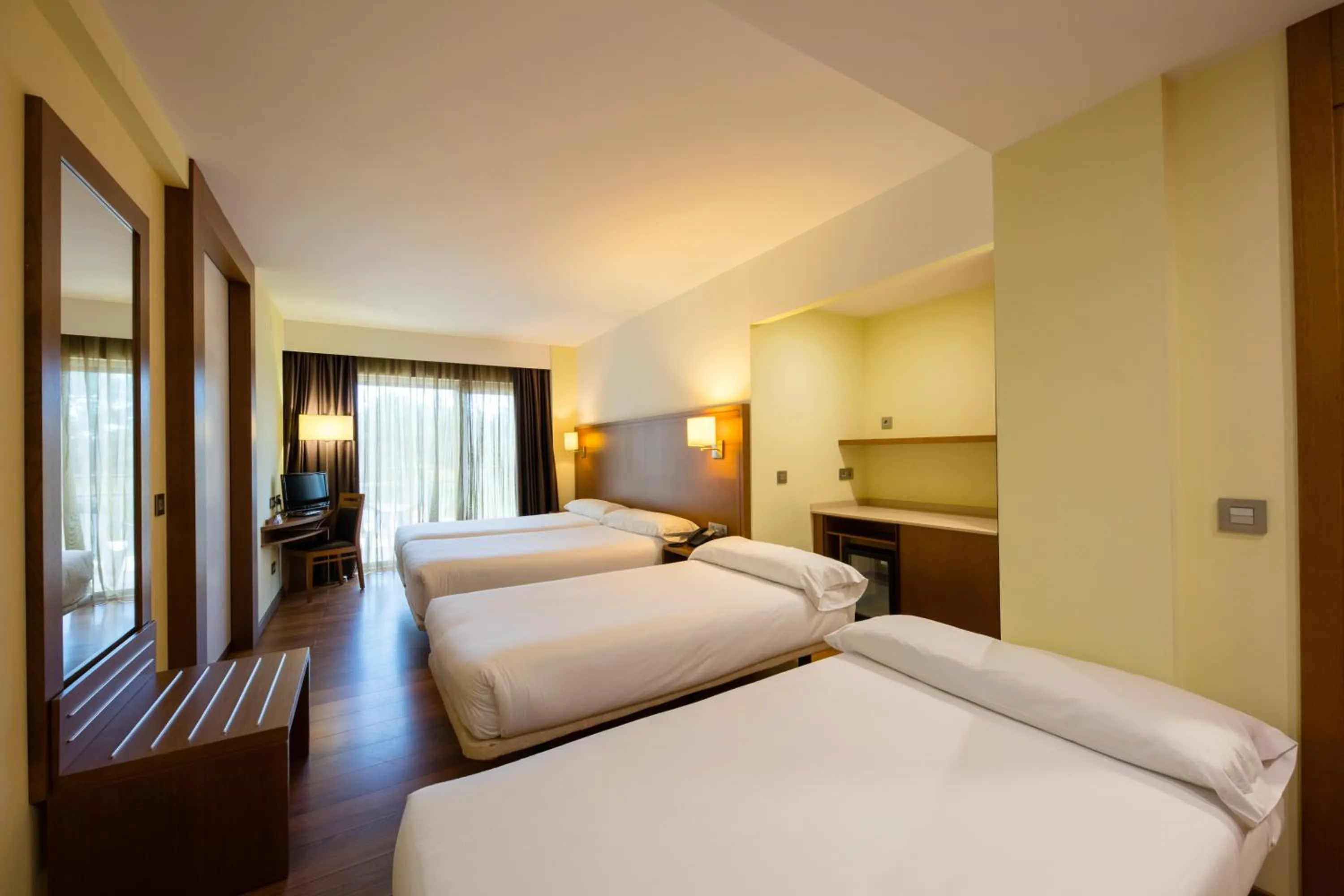 Bed in Hotel Thalasso Cantabrico Las Sirenas 4 Superior