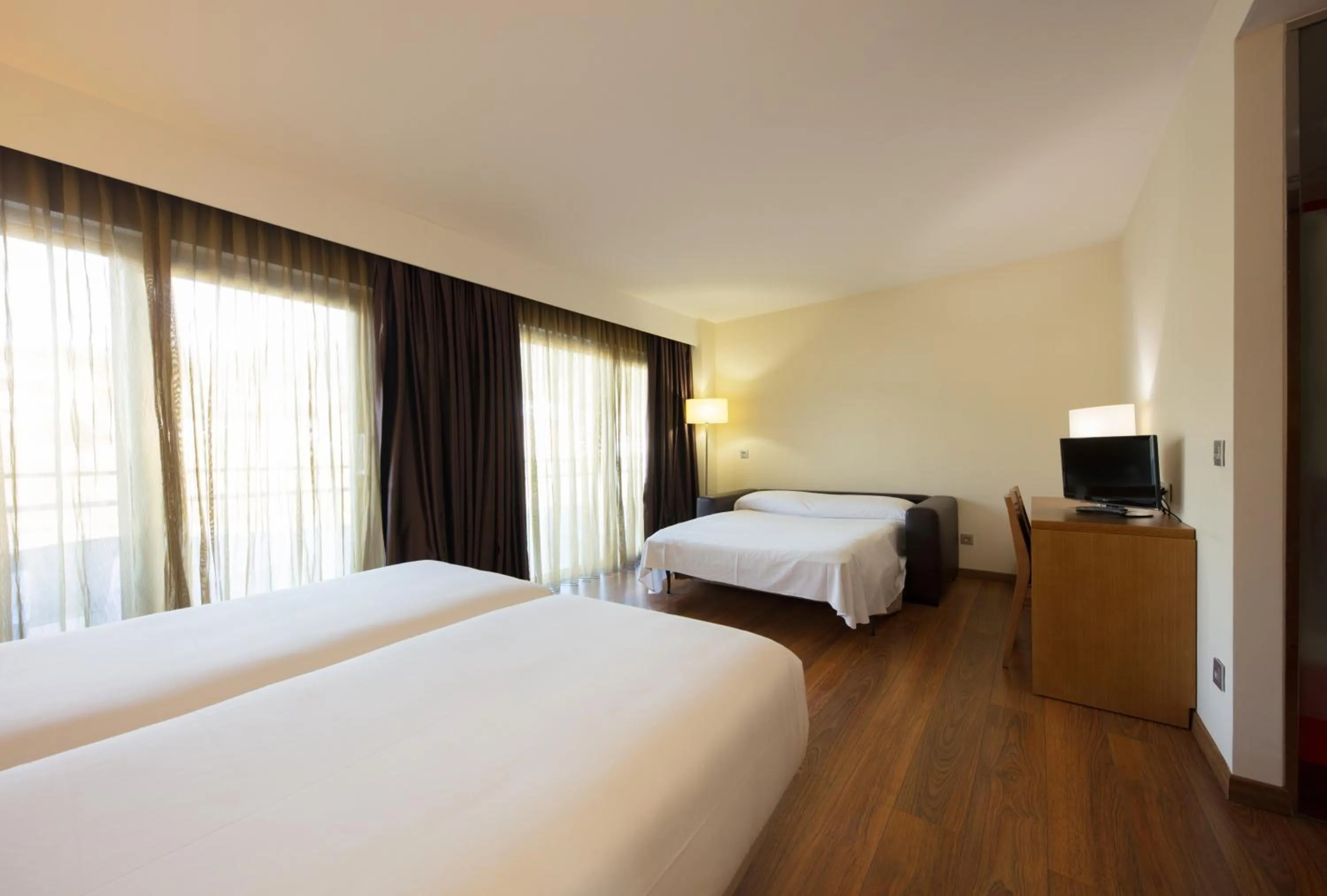 Bed in Hotel Thalasso Cantabrico Las Sirenas 4 Superior