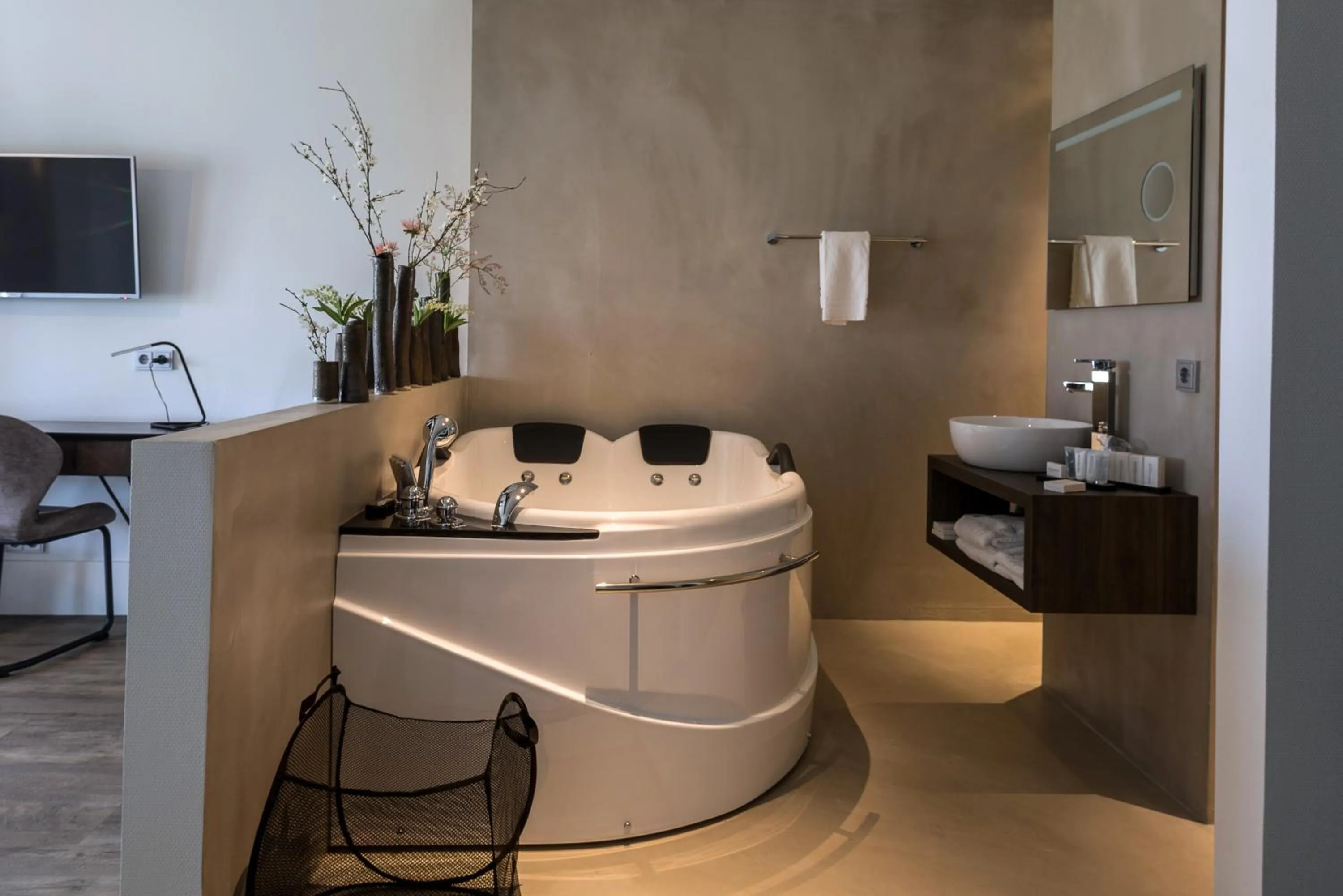 Hot Tub in Fruitpark Hotel & Spa