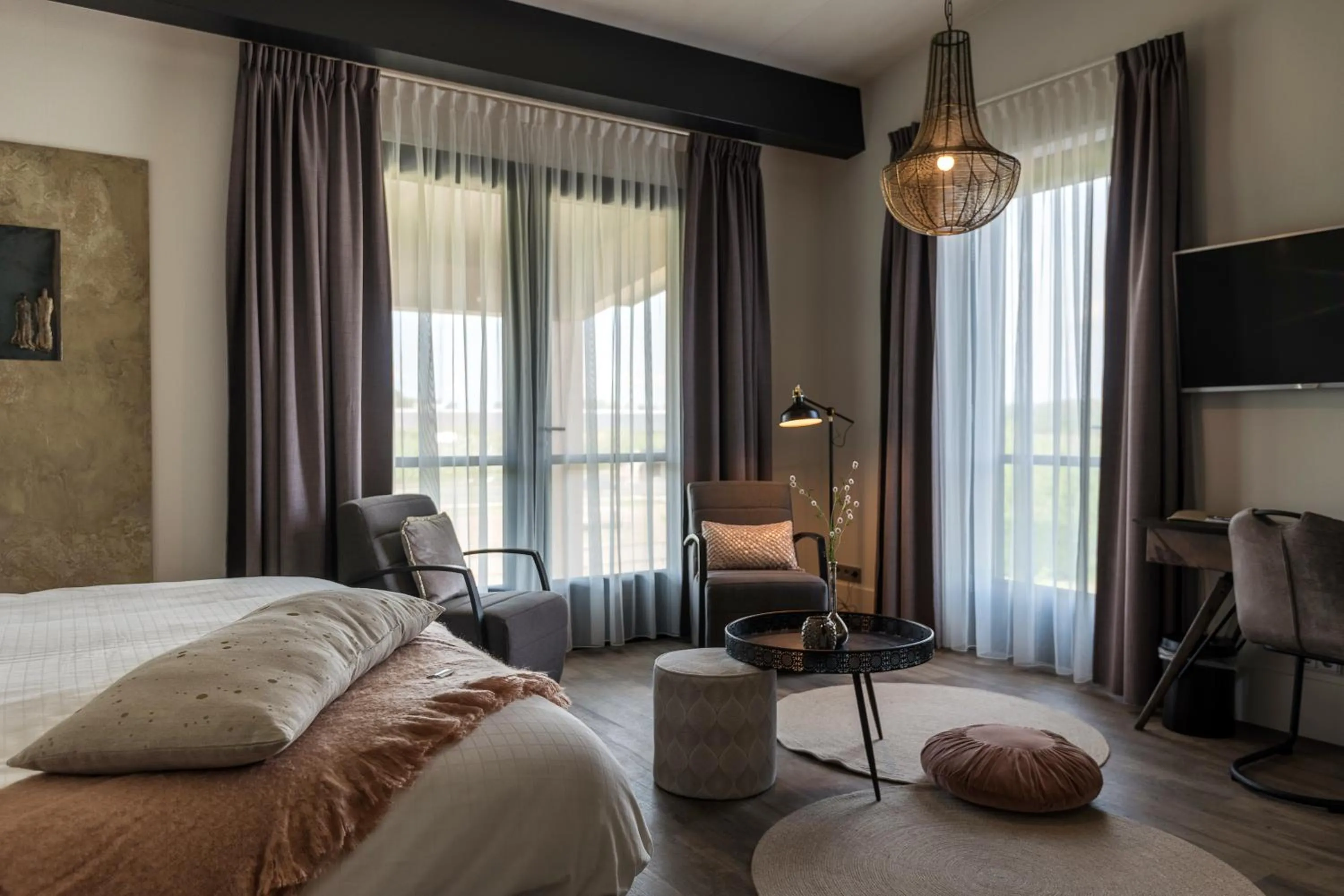 Seating area, Bed in Fruitpark Hotel & Spa