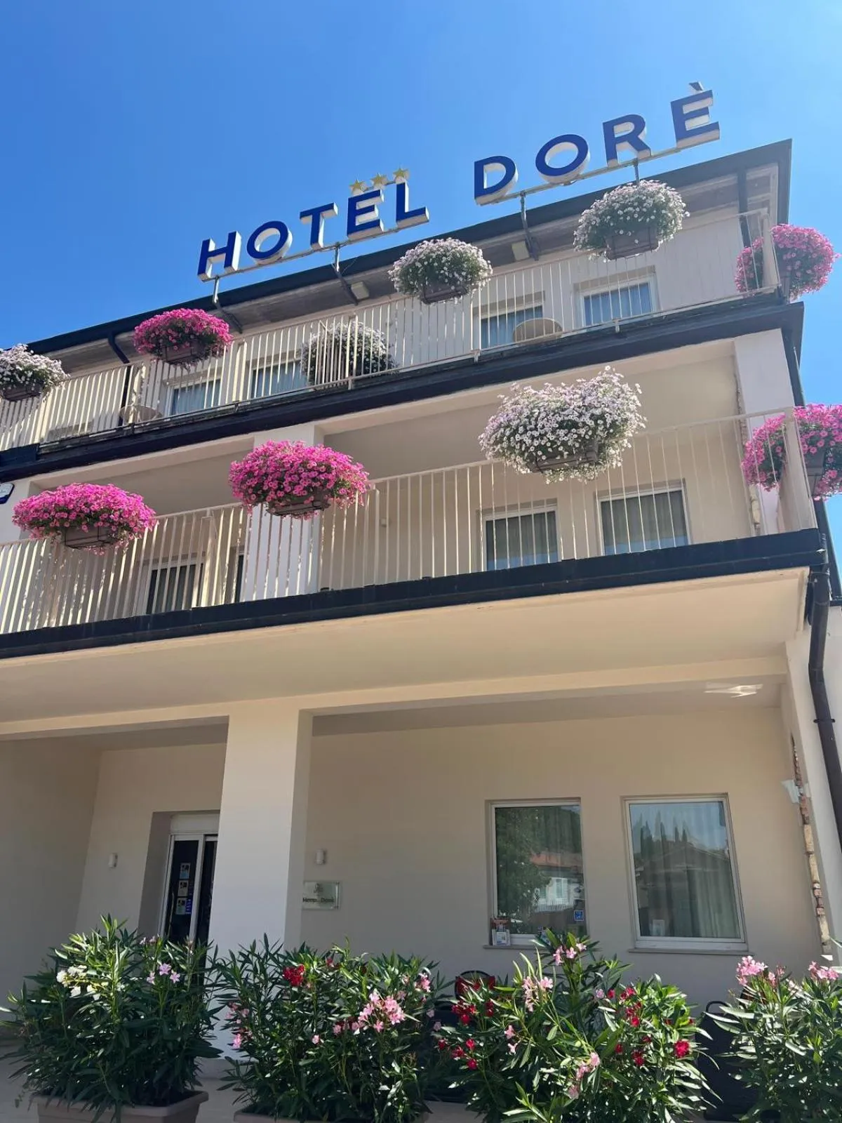 Property building in Hotel Dorè