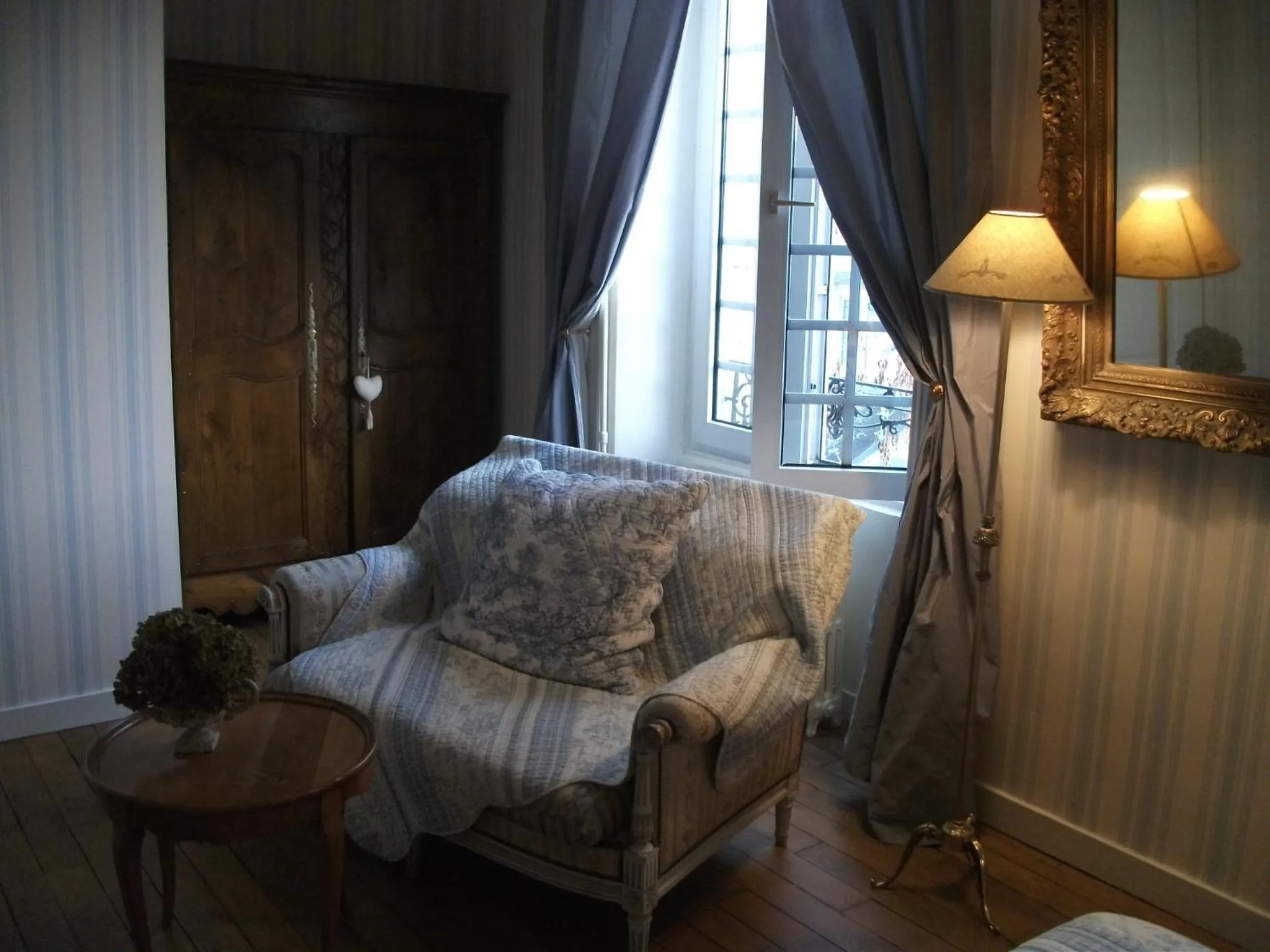 One-Bedroom Suite in Au Fil de l'Aulne