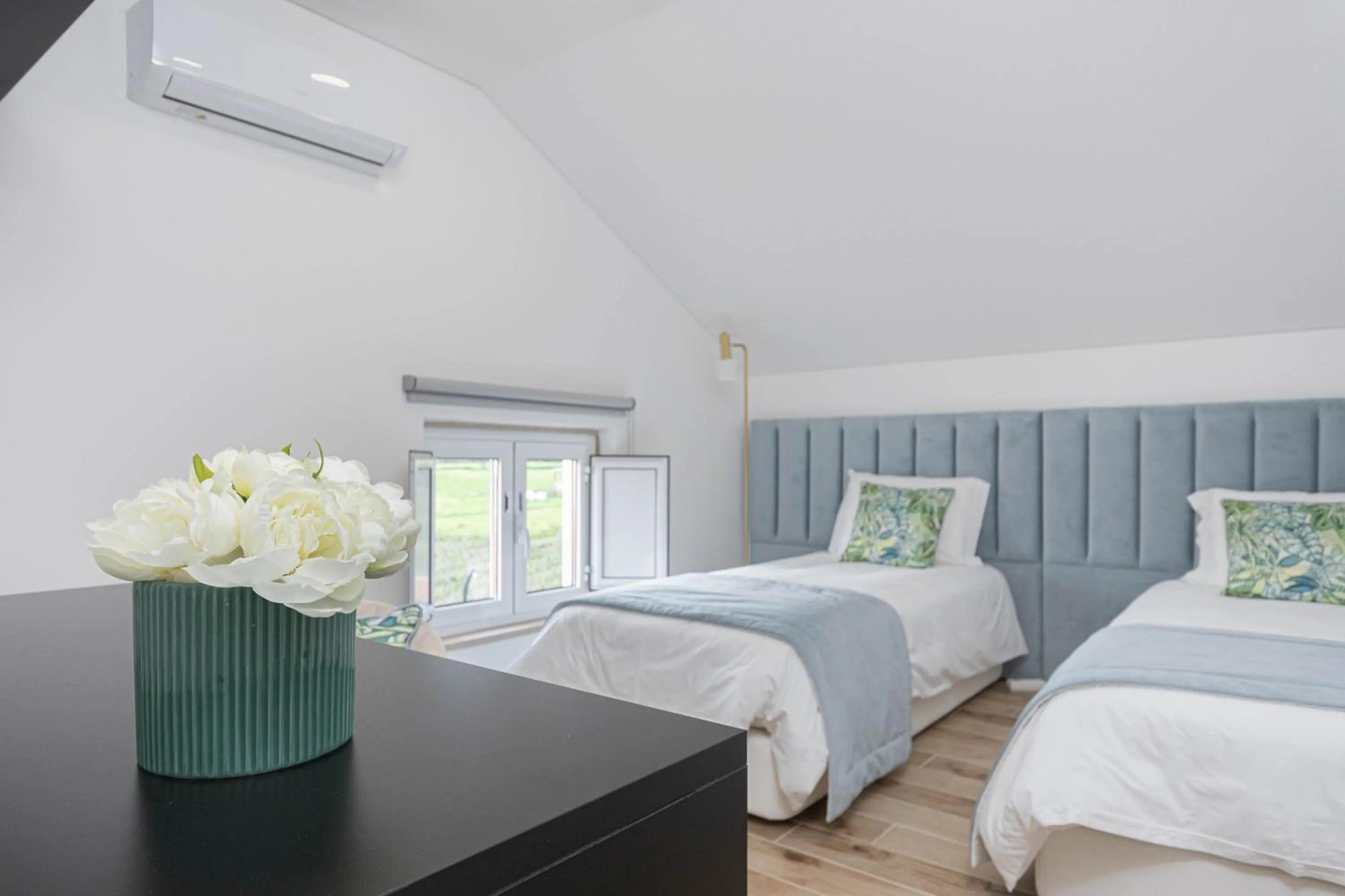 Bed in Quinta da Pontinha