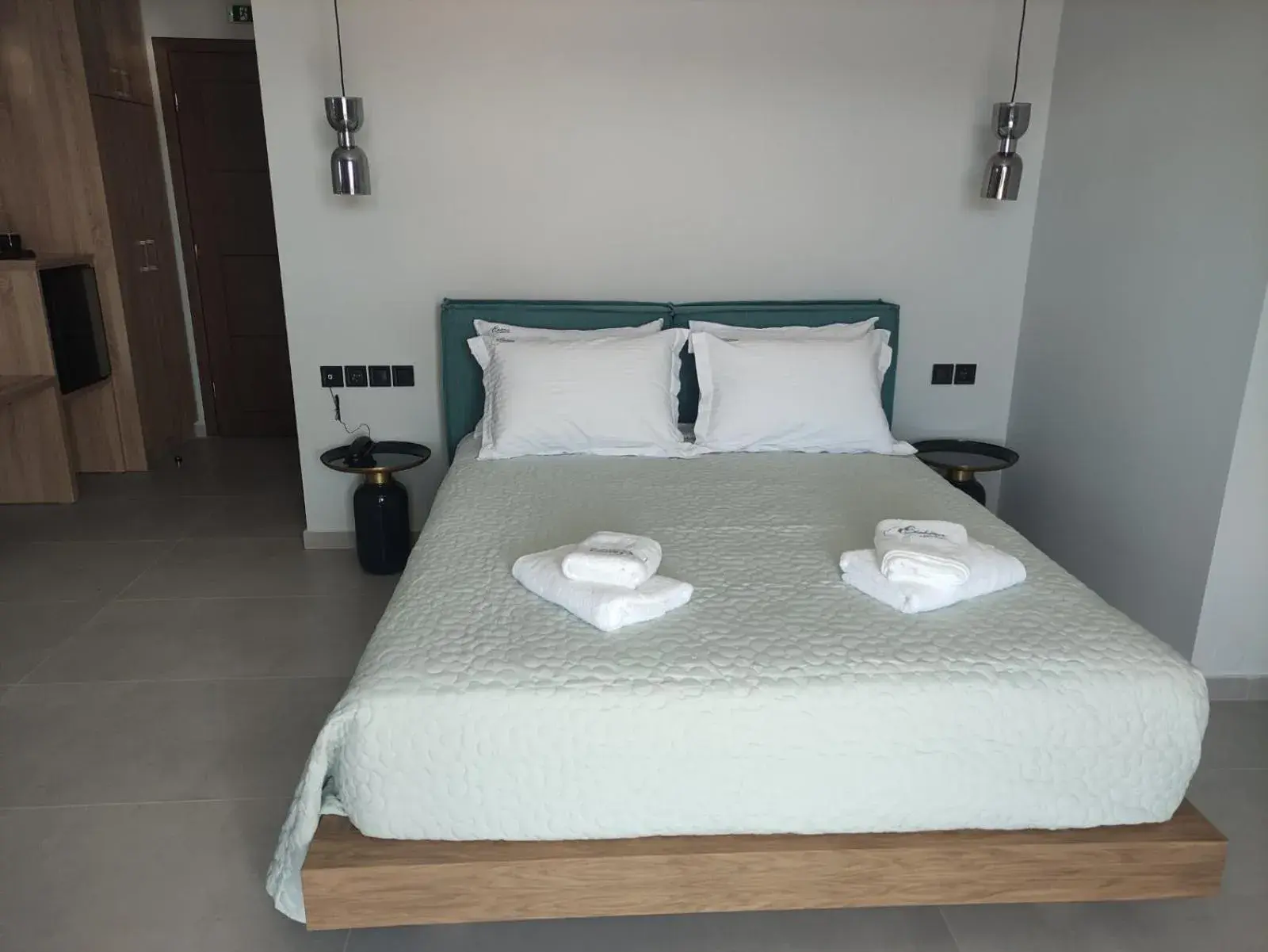 Deluxe Quadruple Room in Elektra Hotel Deluxe Quadruple Room in Elektra Hotel