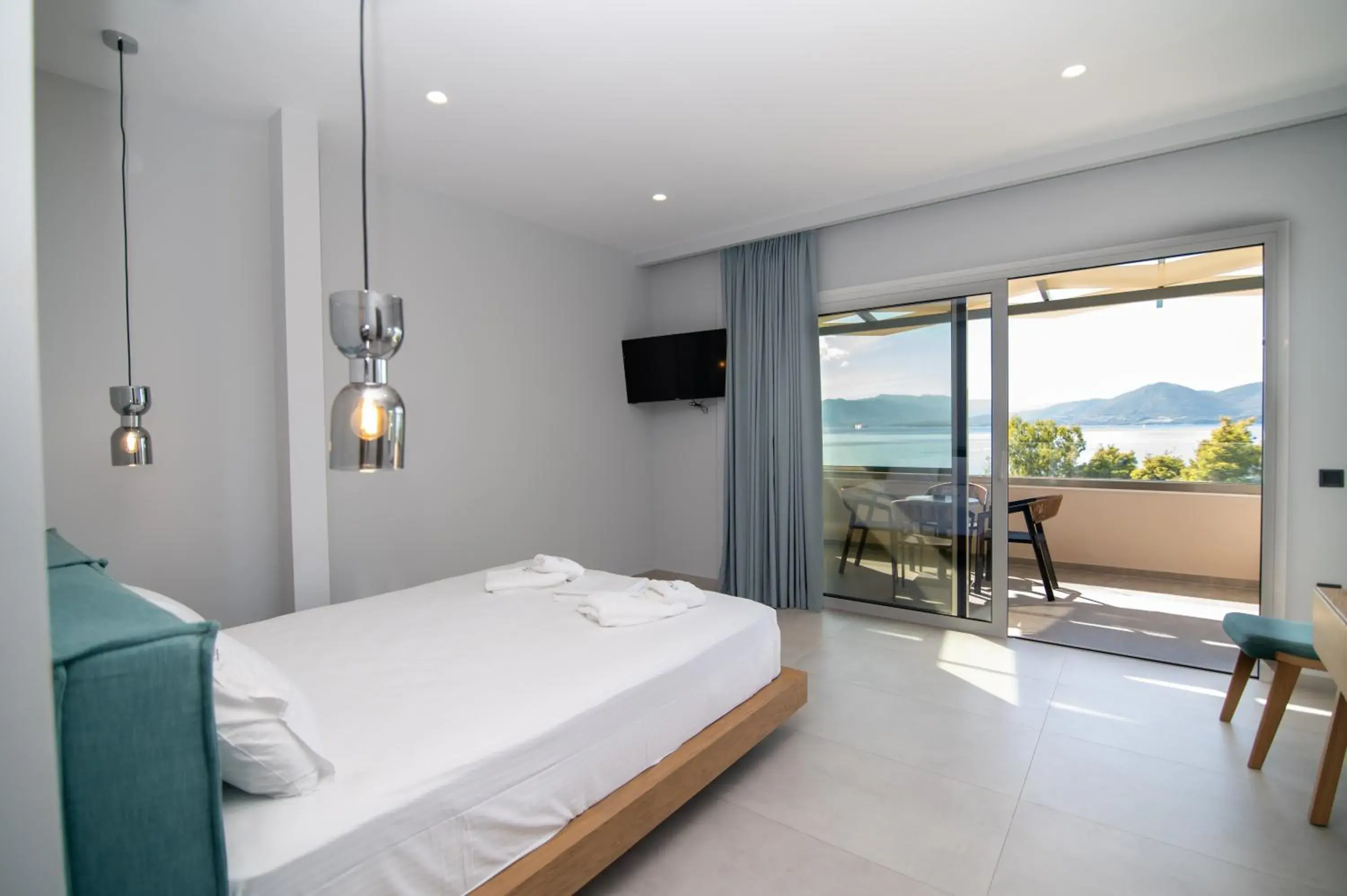 Deluxe Family Room in Elektra Hotel Deluxe Family Room in Elektra Hotel