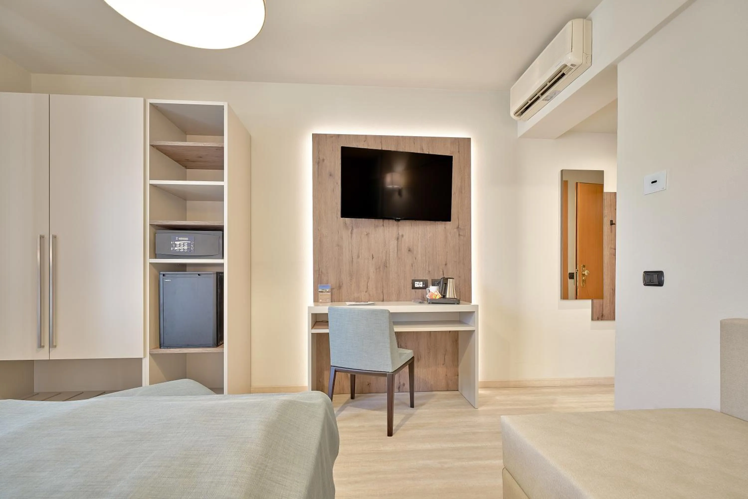 Photo of the whole room in Hotel Bisesti ***S