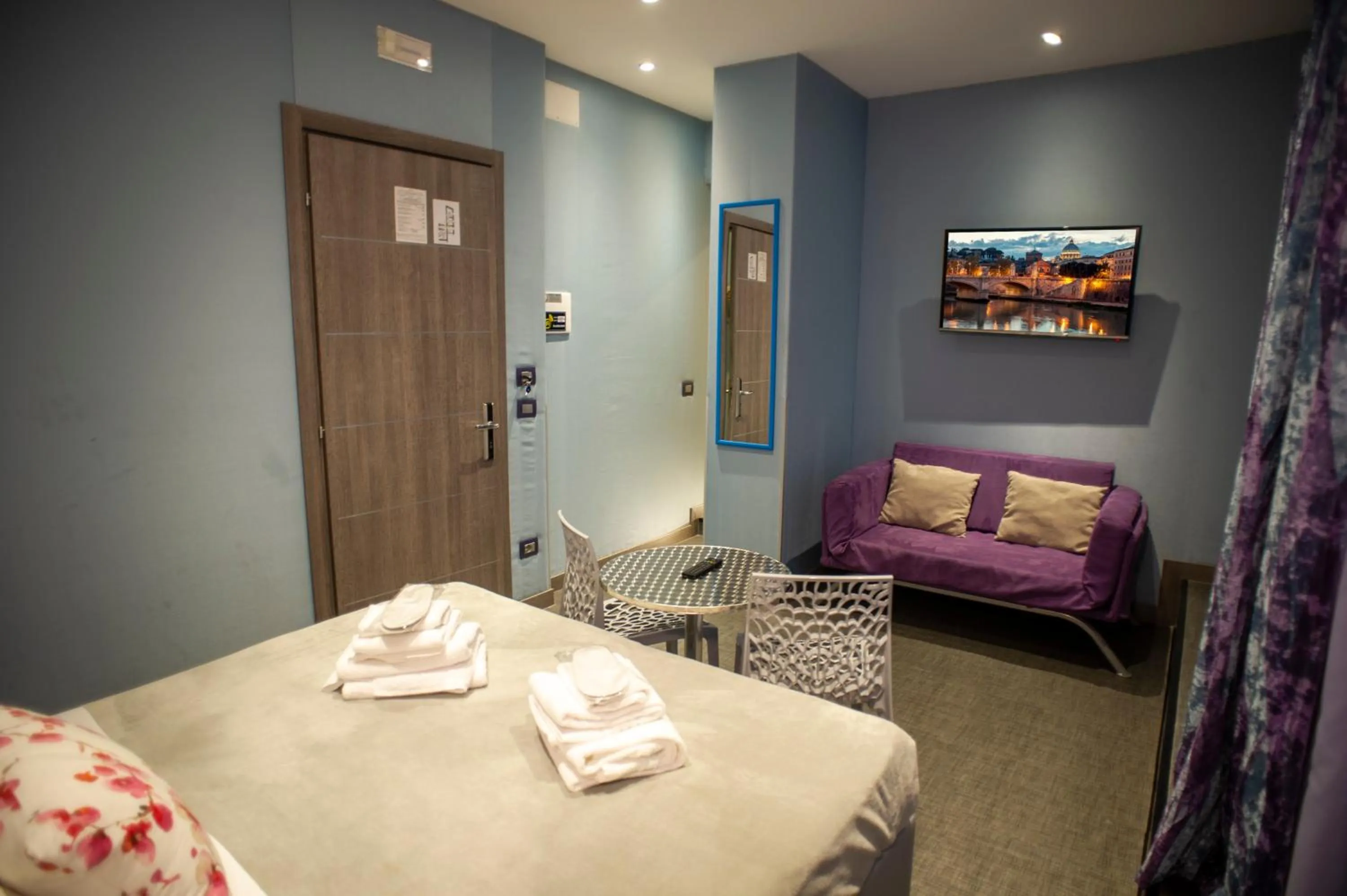 Photo of the whole room, Bed in Gracchi Guest House