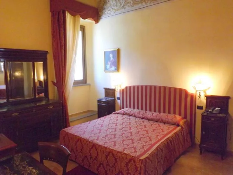 Photo of the whole room, Bed in Relais Il Postiglione - Antica Posta dei Chigi