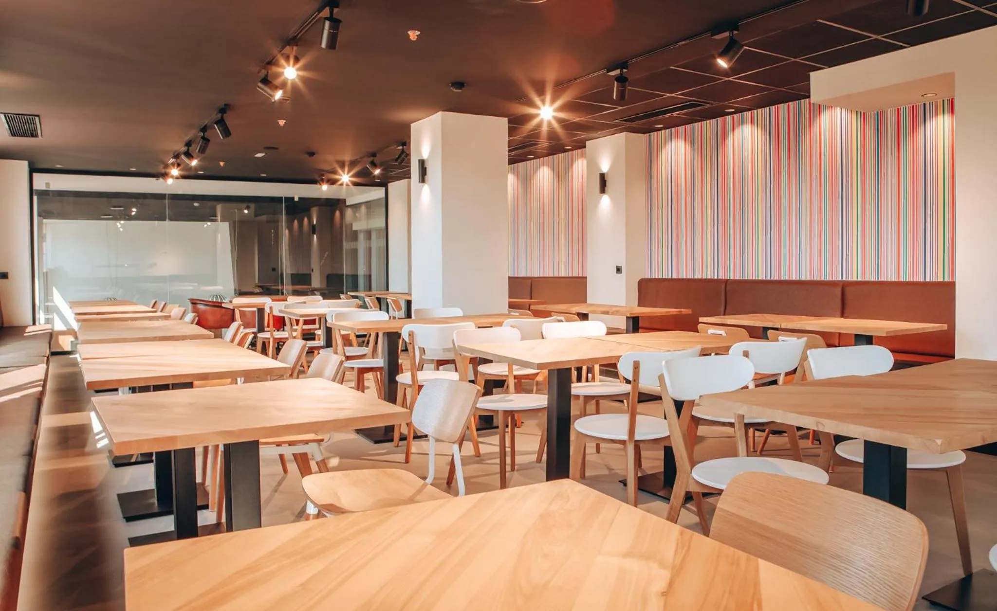 Buffet breakfast in Vértice Roomspace