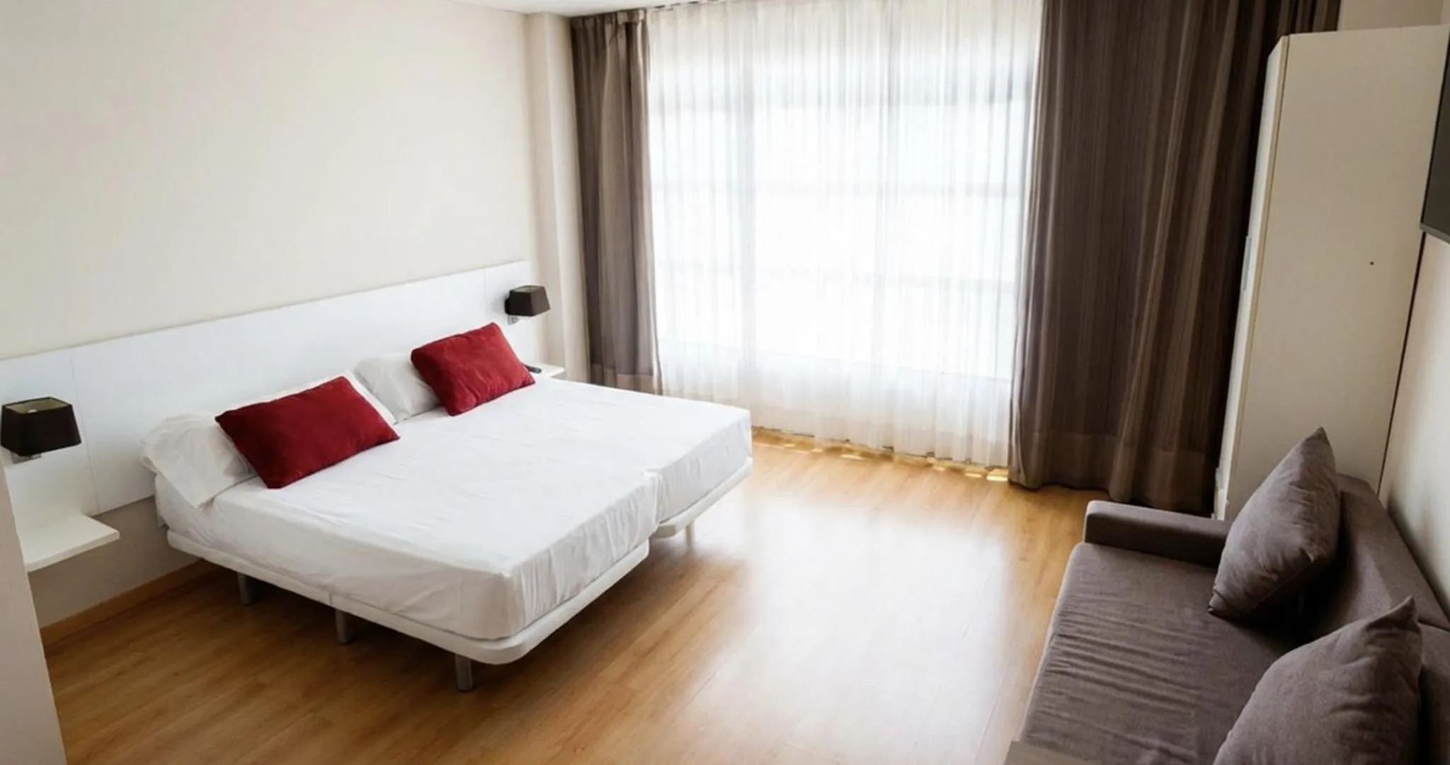 Bedroom, Bed in Vértice Roomspace