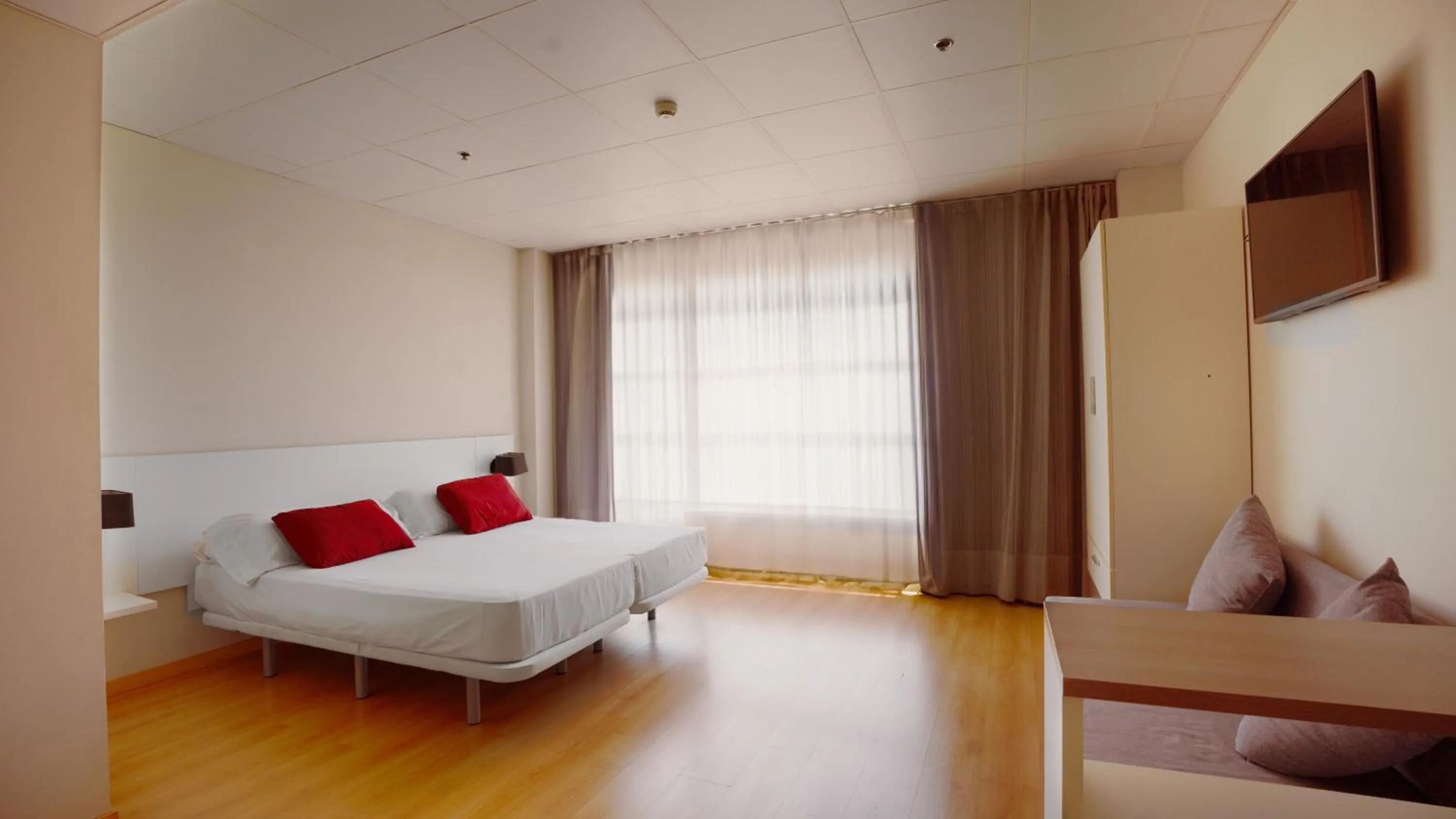 Photo of the whole room, Bed in Vértice Roomspace