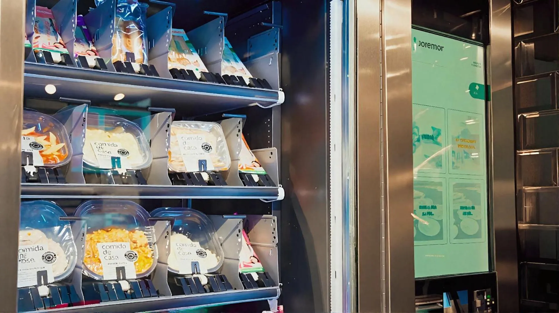 vending machine in Vértice Roomspace